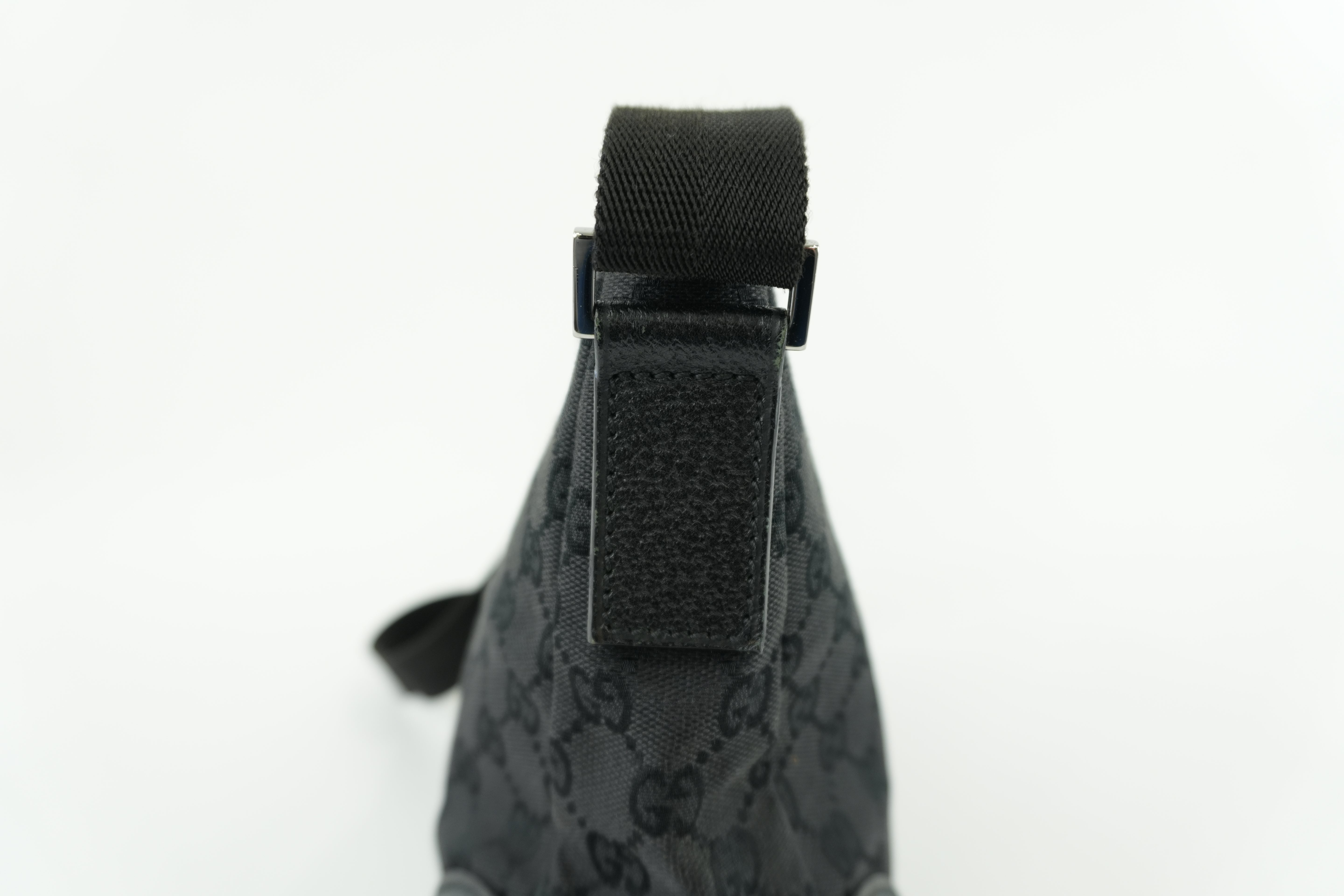 Gucci Shoulder Bag Black Canvas Used