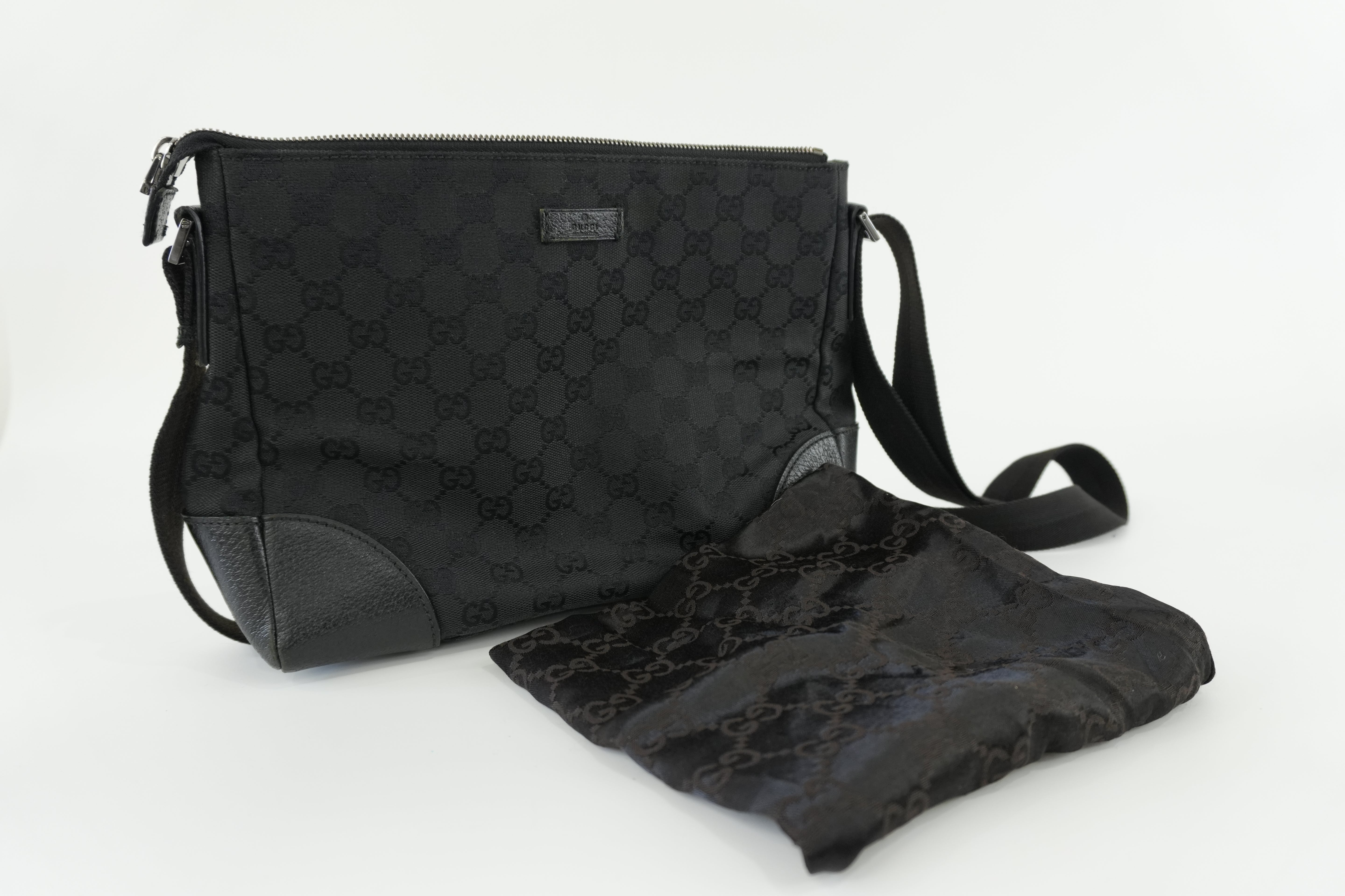 Gucci Shoulder Bag Black Canvas Used