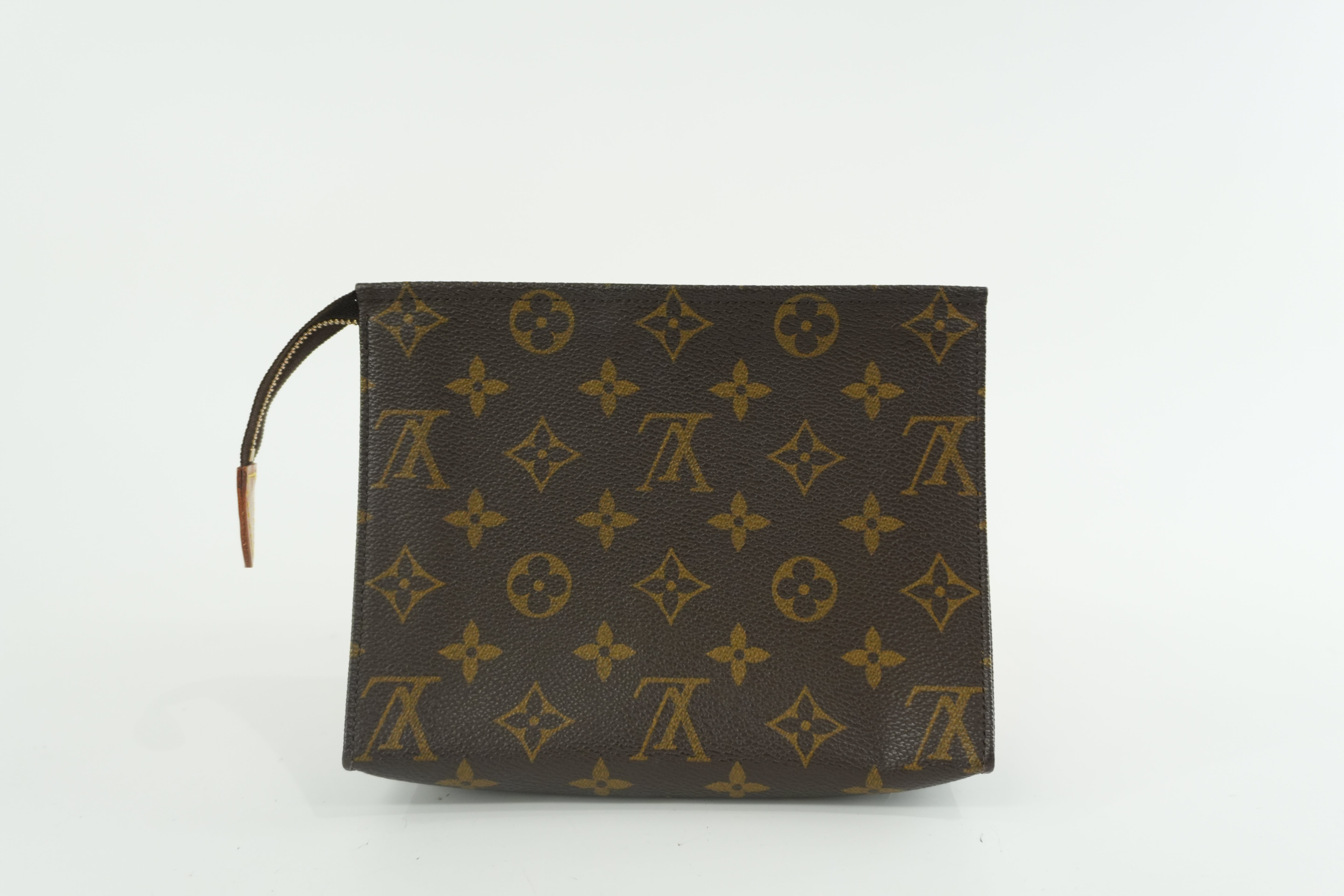 Louis Vuitton Monogram Toiletry 19 Pouch Used
