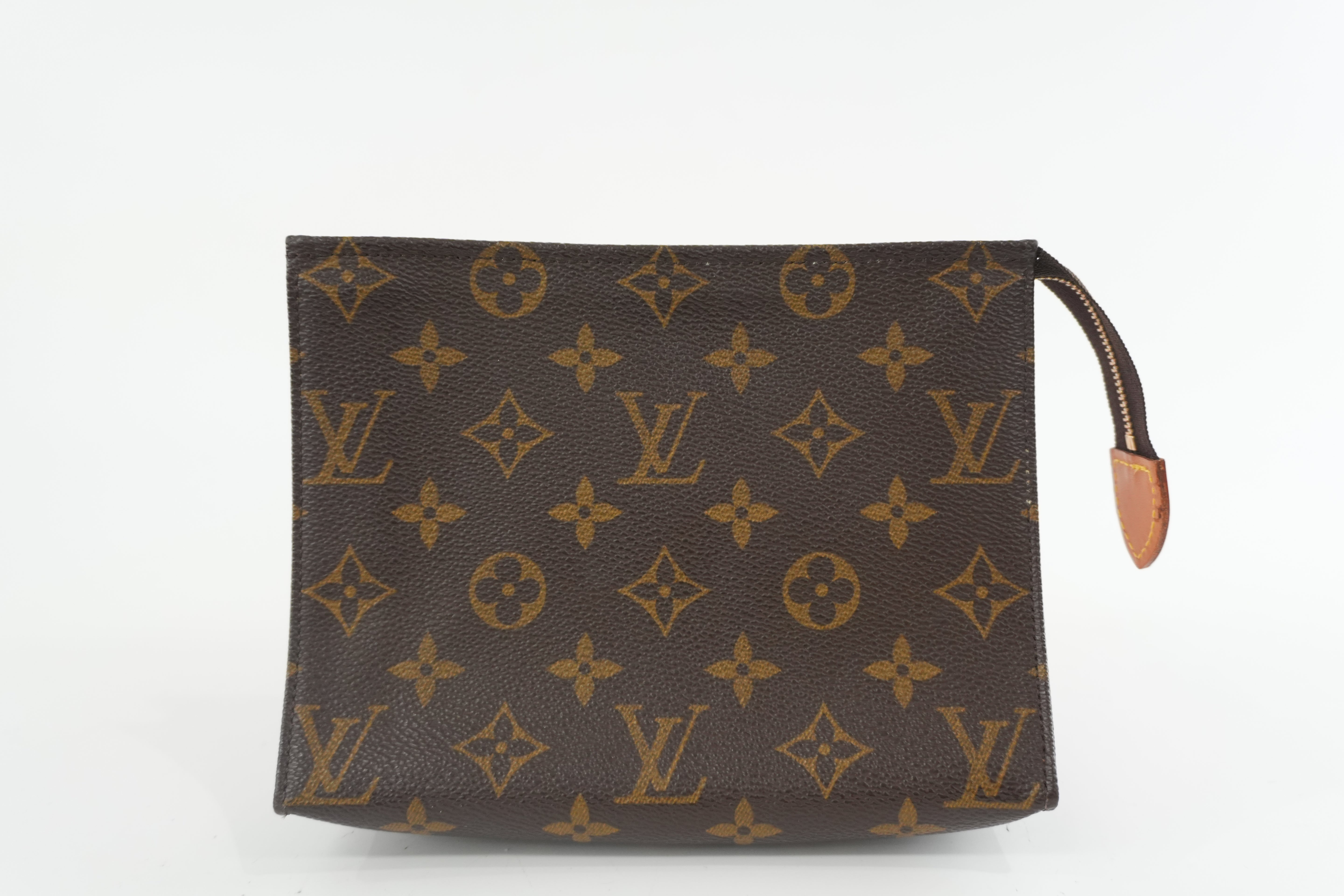 Louis Vuitton Monogram Toiletry 19 Pouch Used