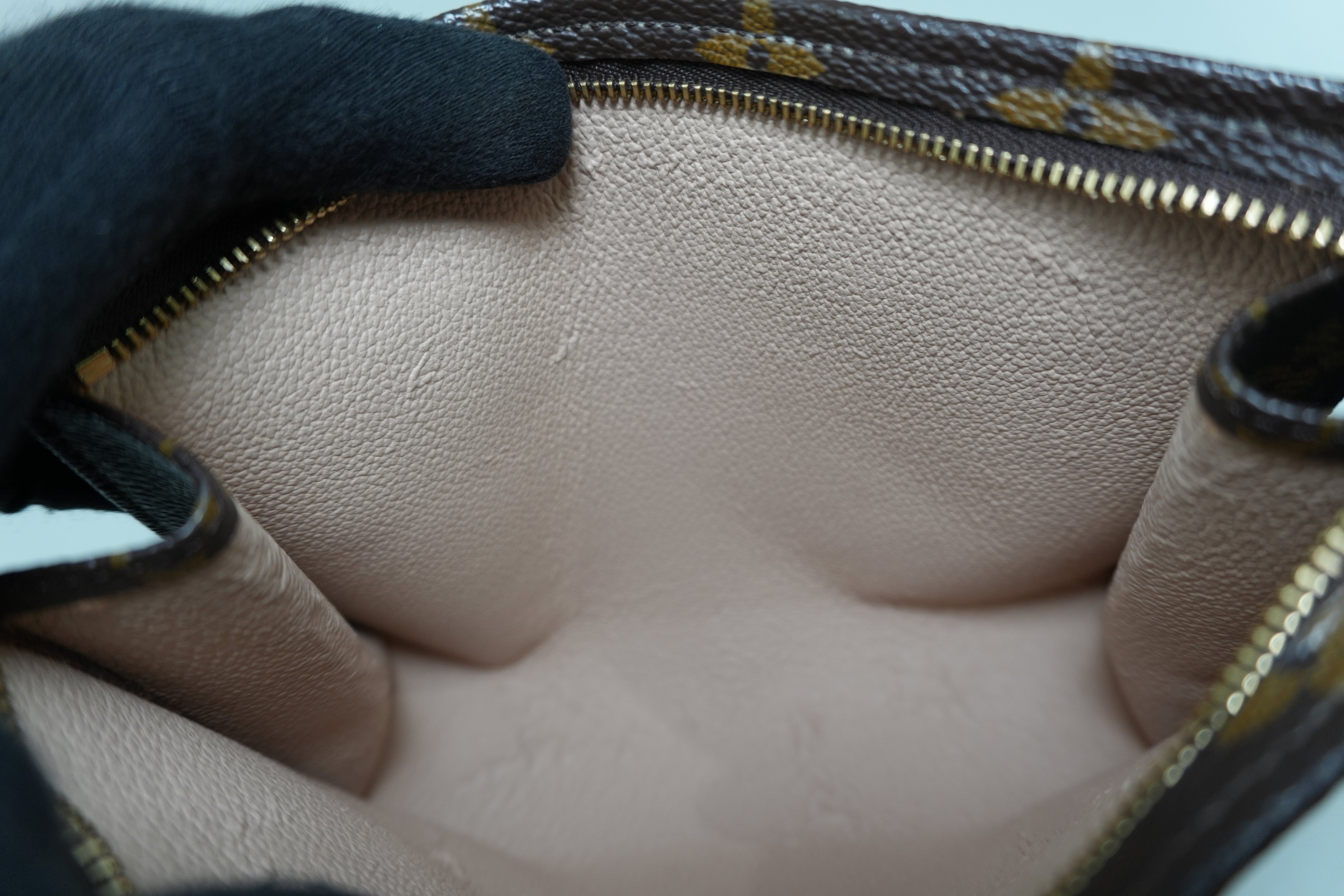 Louis Vuitton Monogram Toiletry 19 Pouch Used