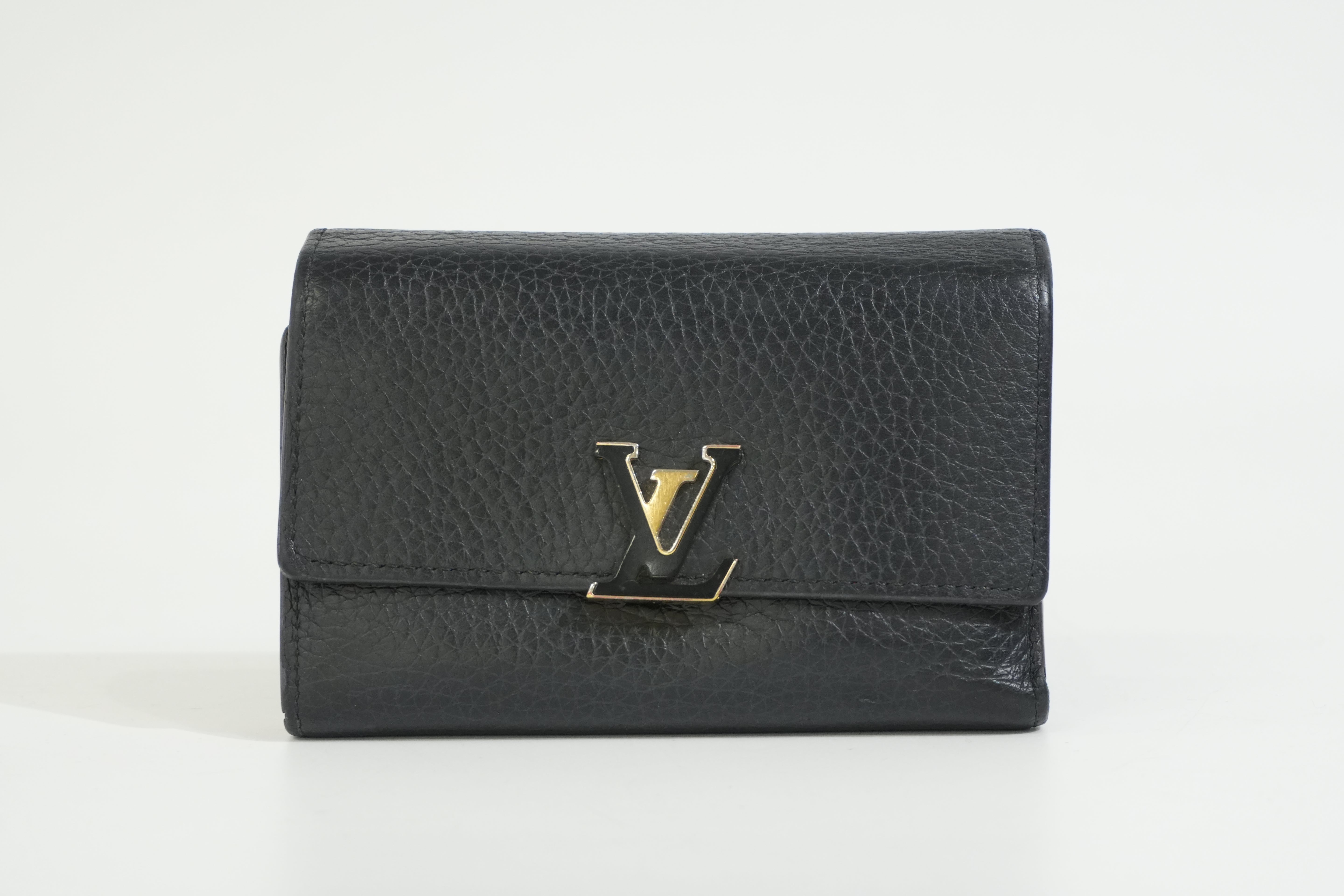 Pre-owned Louis Vuitton Capucine Compact Wallet Black