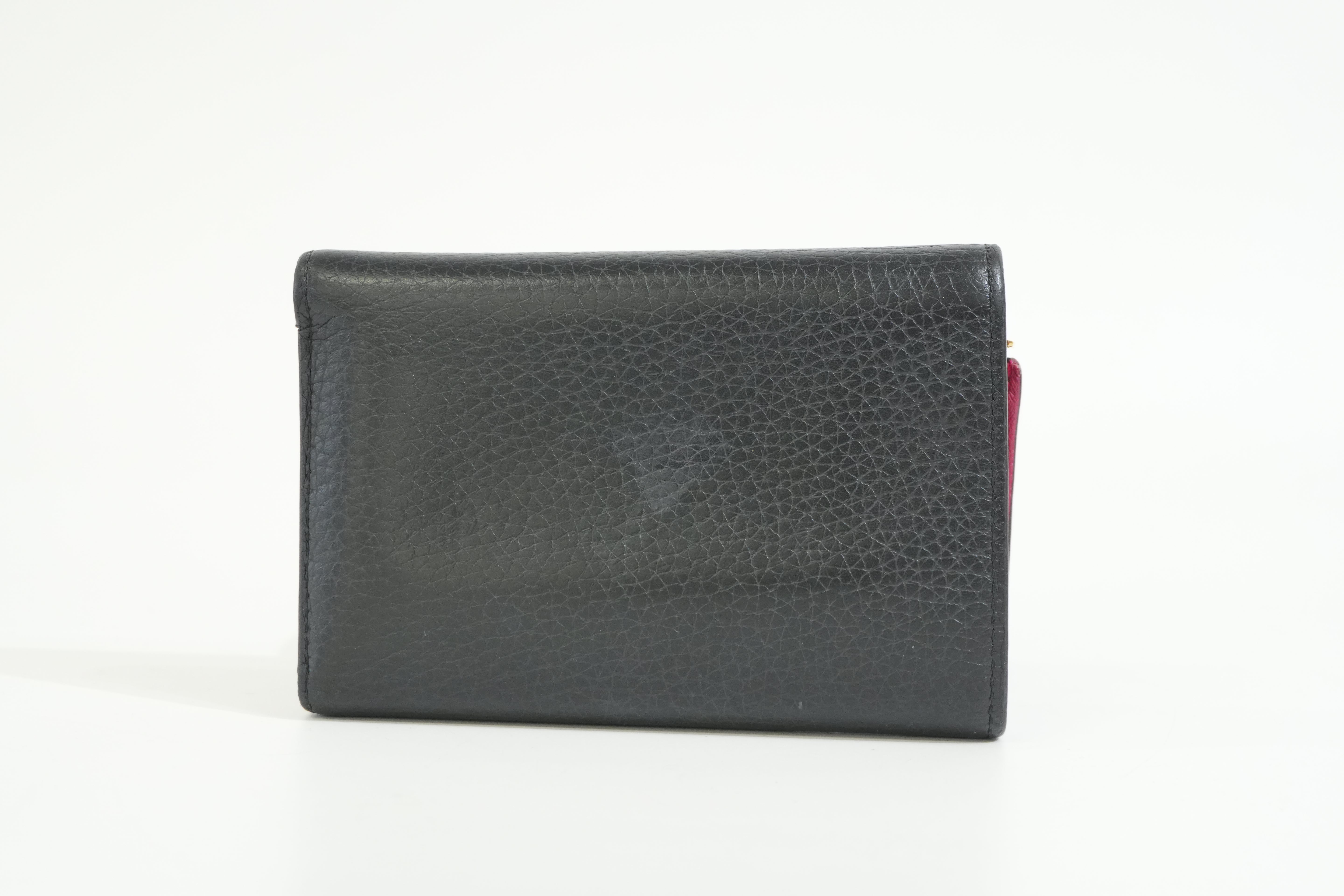 Pre-owned Louis Vuitton Capucine Compact Wallet Black