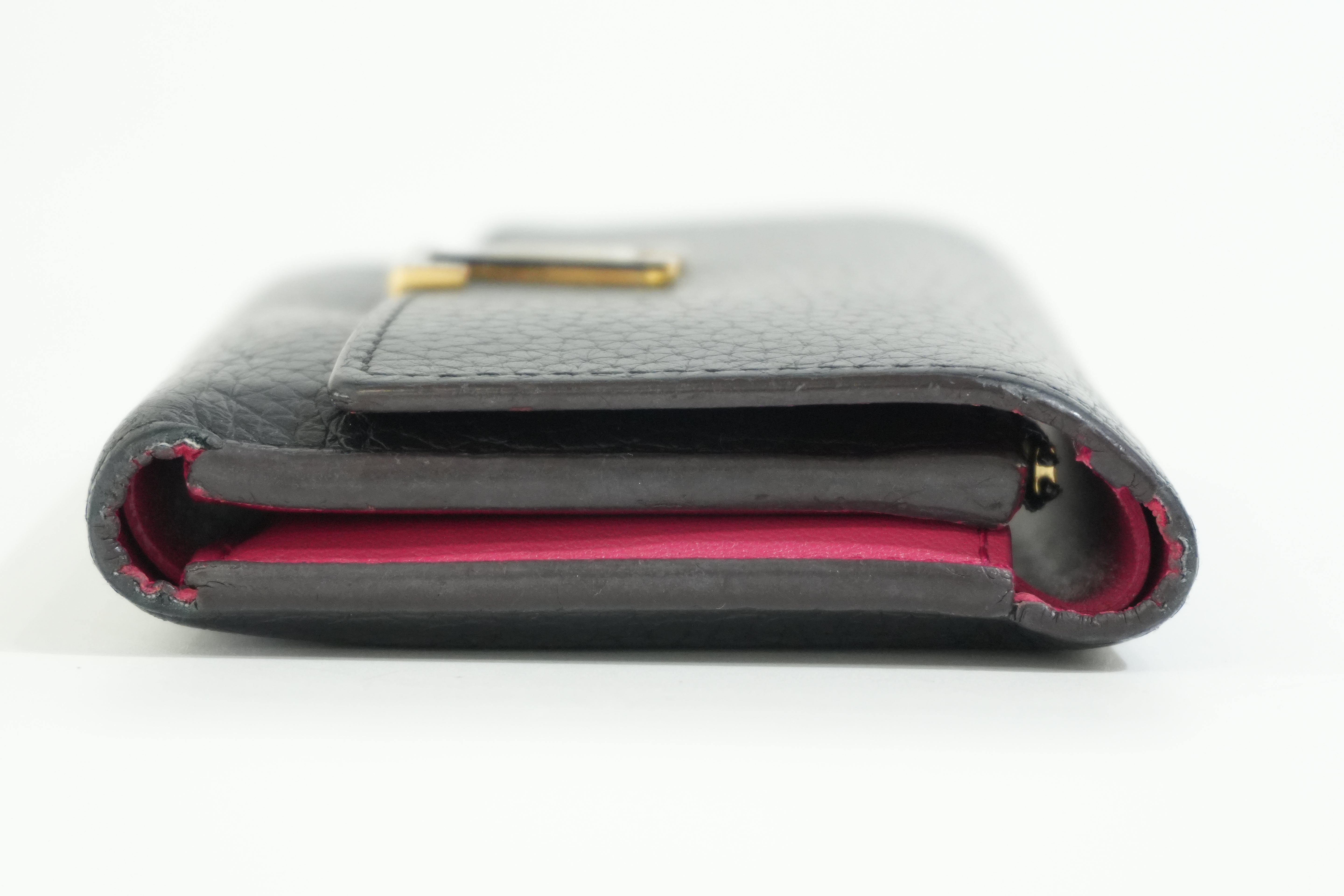 Pre-owned Louis Vuitton Capucine Compact Wallet Black