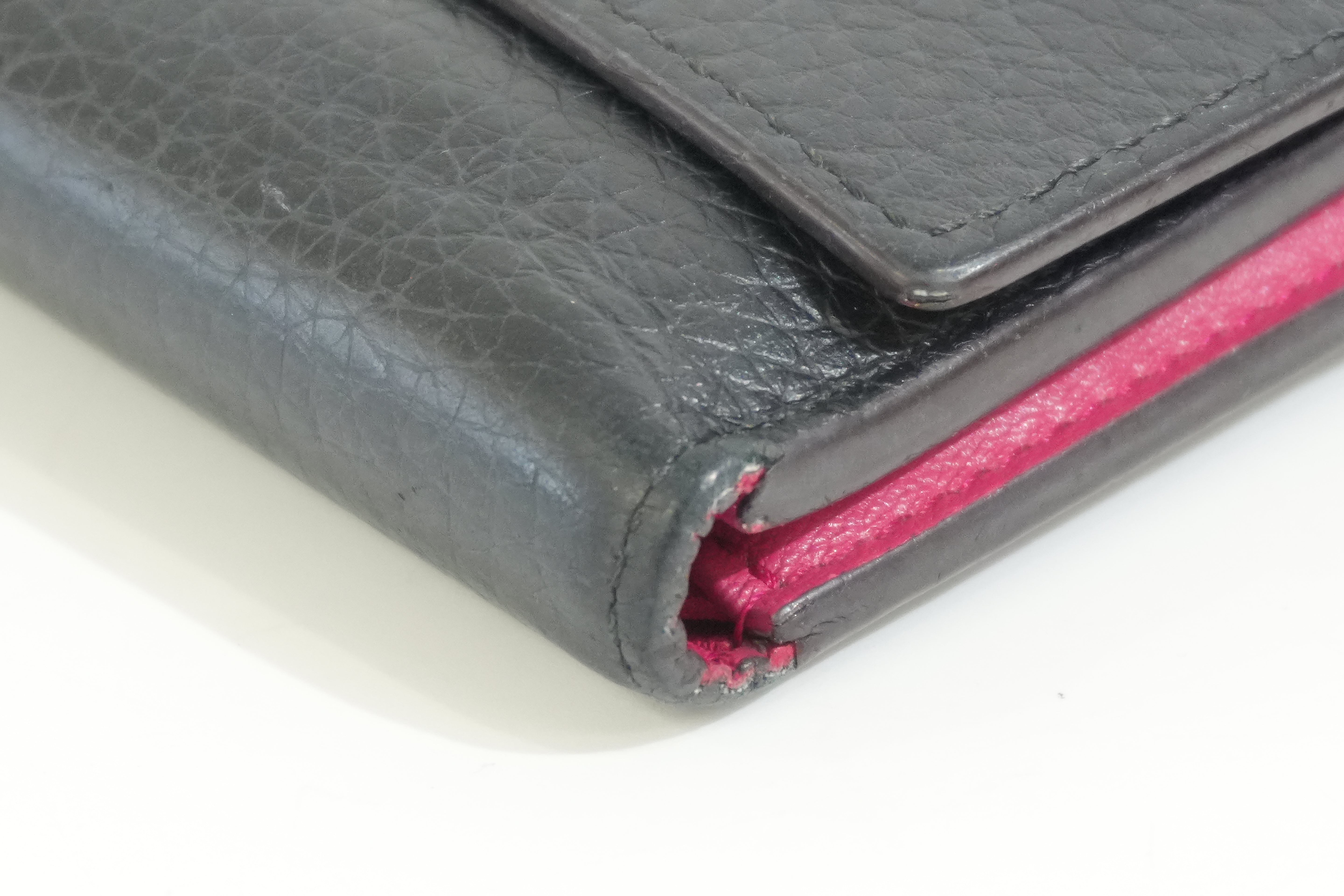Pre-owned Louis Vuitton Capucine Compact Wallet Black