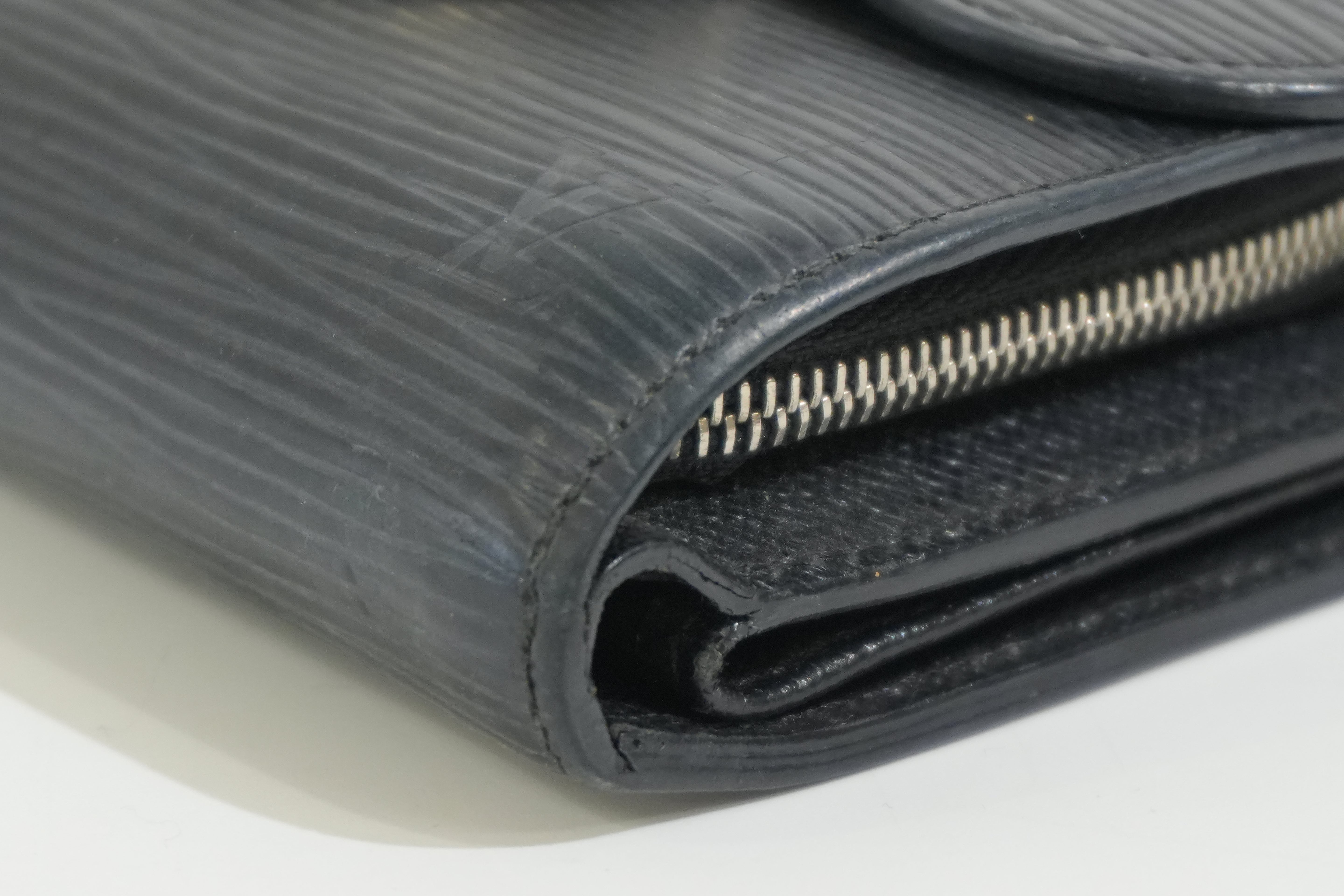 Pre-owned Louis Vuitton Epi Joey Compact Wallet Black