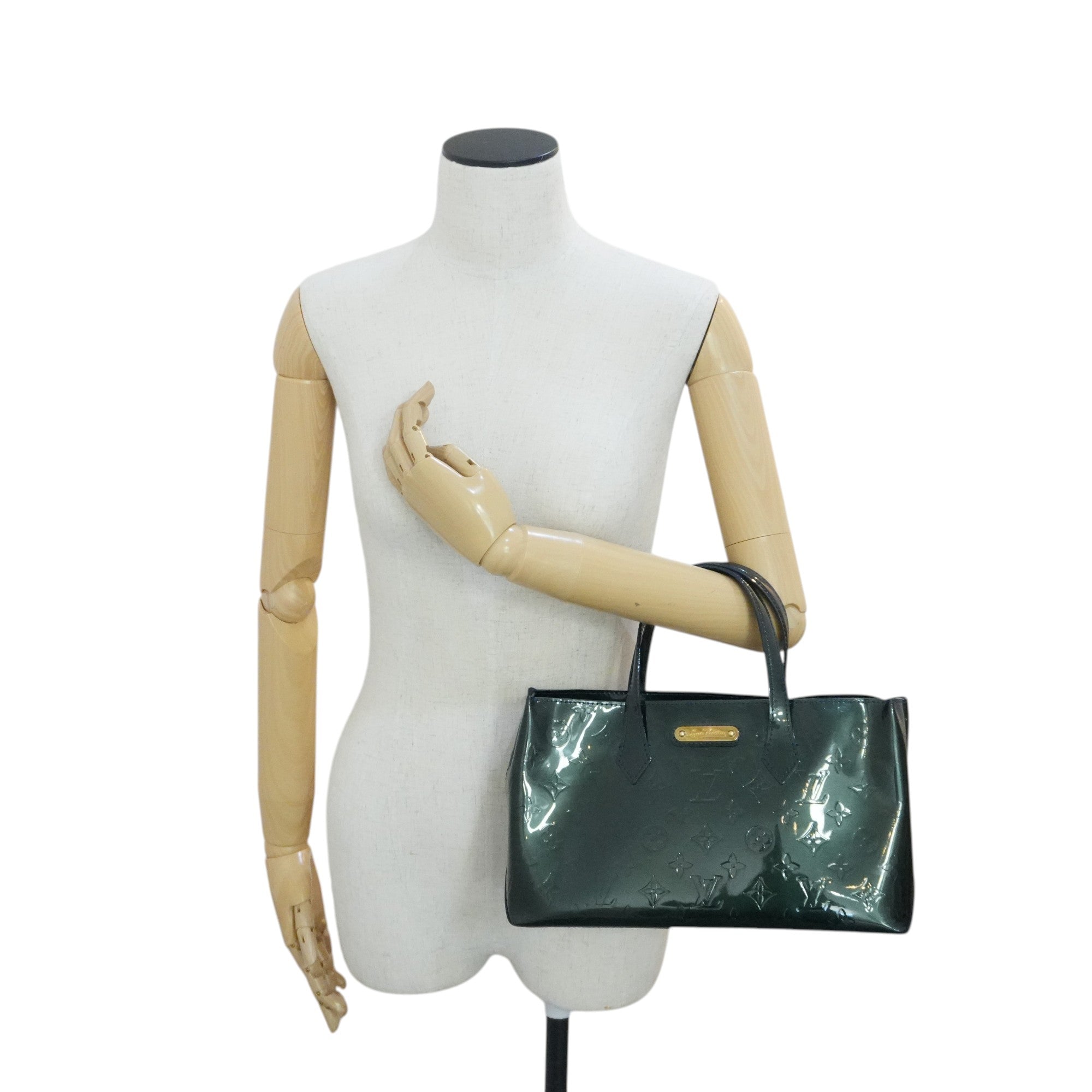Pre-owned Louis Vuitton Vernis Wilshire PM Handbag Green