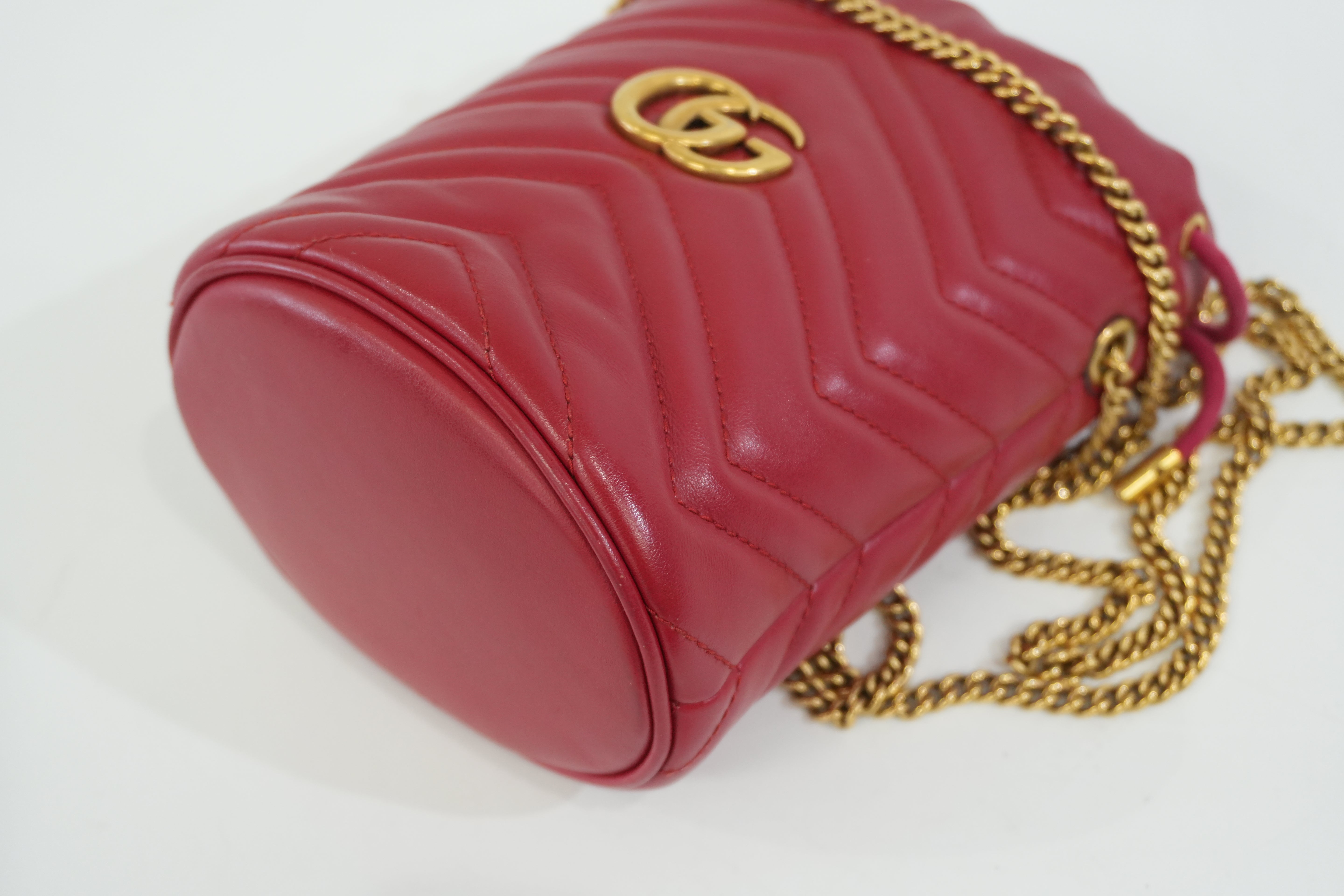 Pre-Owned Gucci Marmont Mini Bucket Crossbody Bag Red