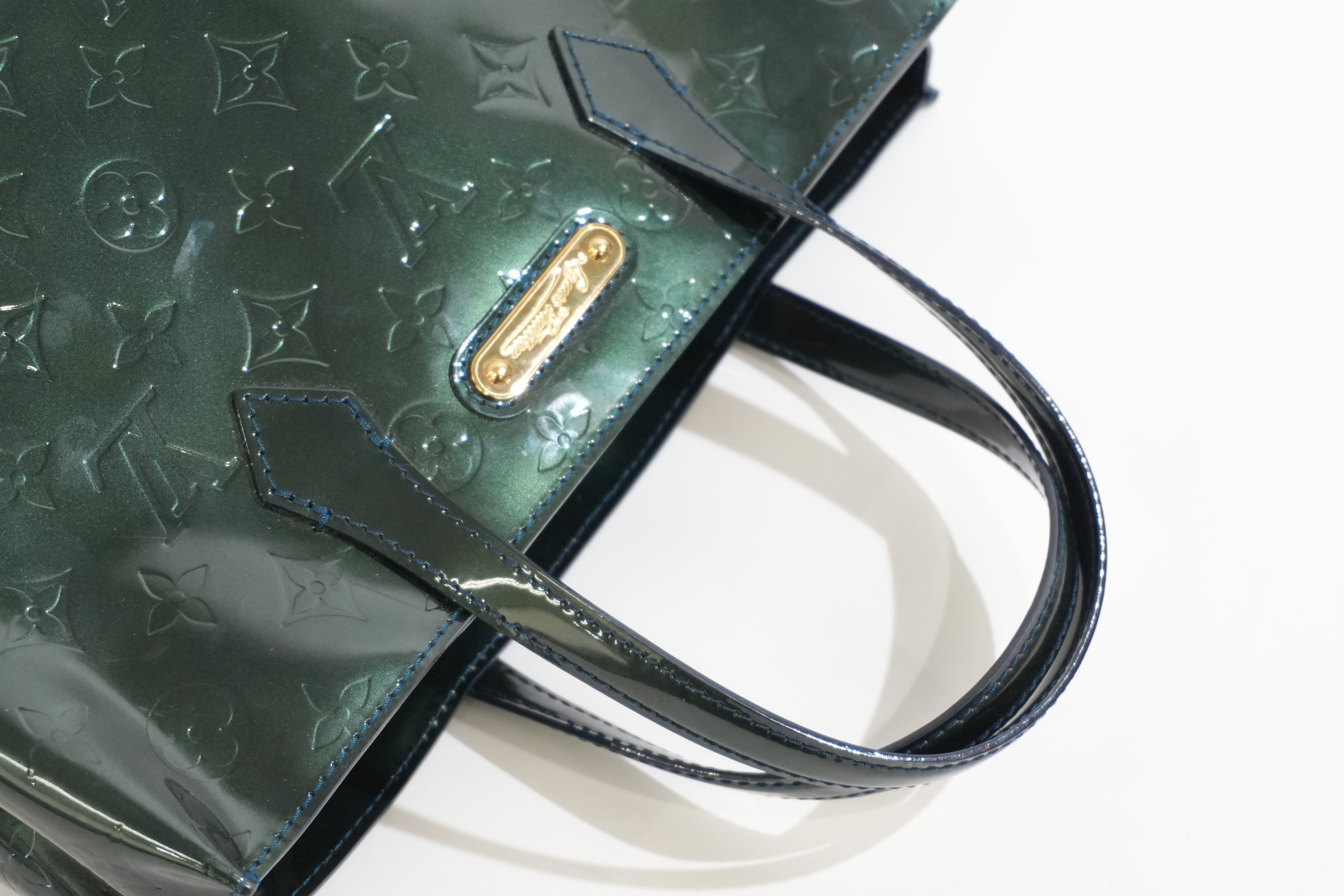 Pre-owned Louis Vuitton Vernis Wilshire PM Handbag Green