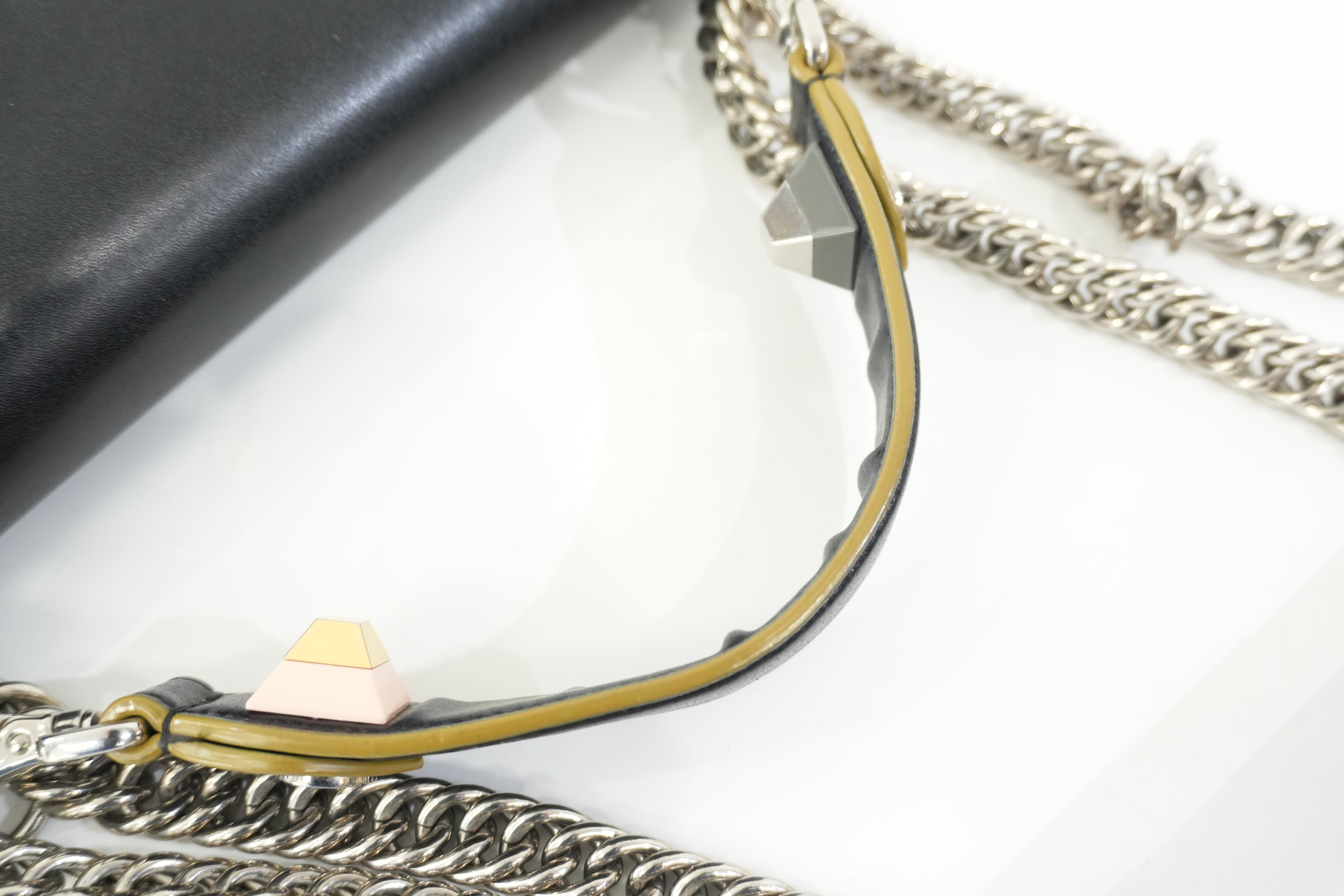 Pre-Owned Fendi Two-Way Scallop Shoulder Bag Black