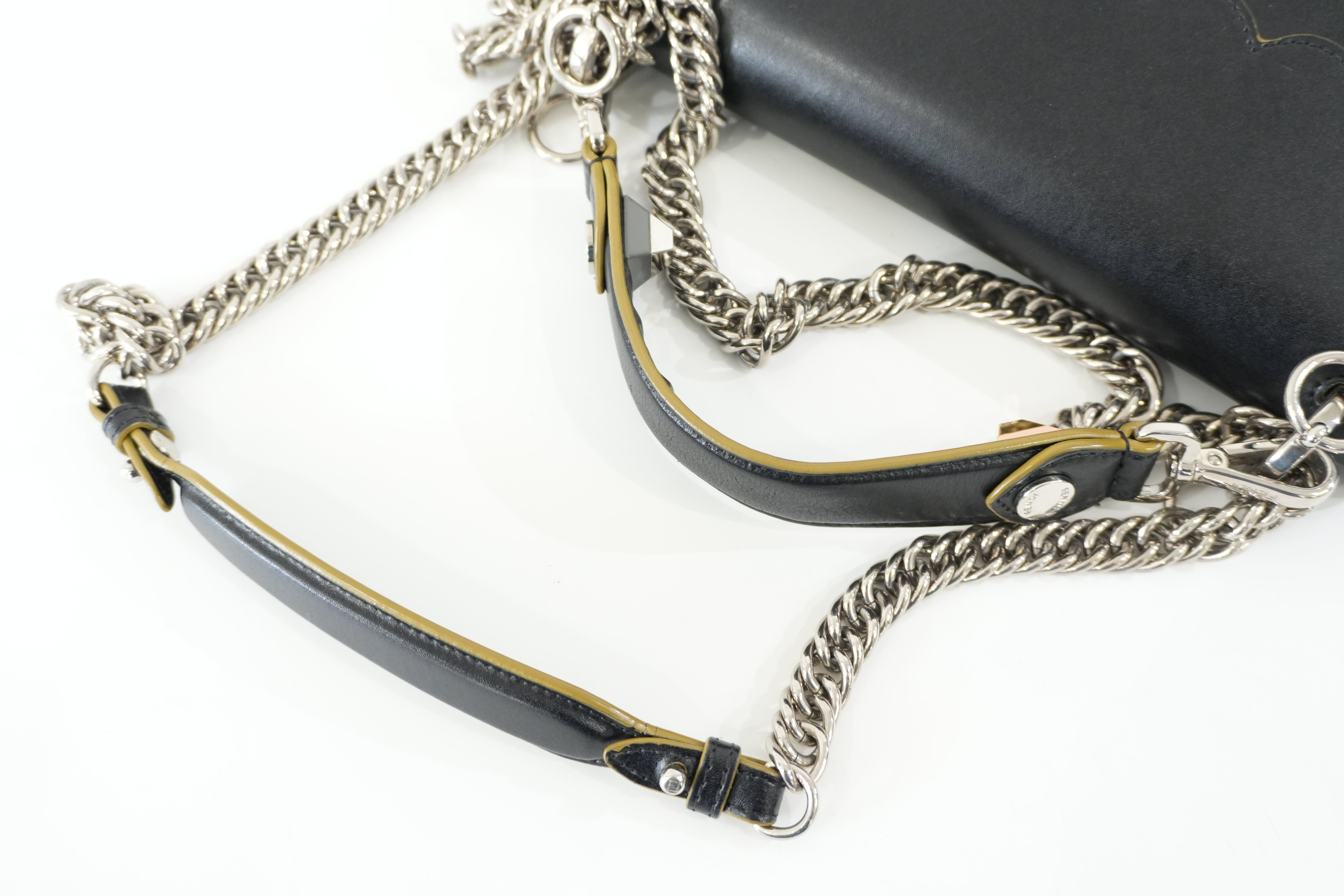 Pre-Owned Fendi Two-Way Scallop Shoulder Bag Black