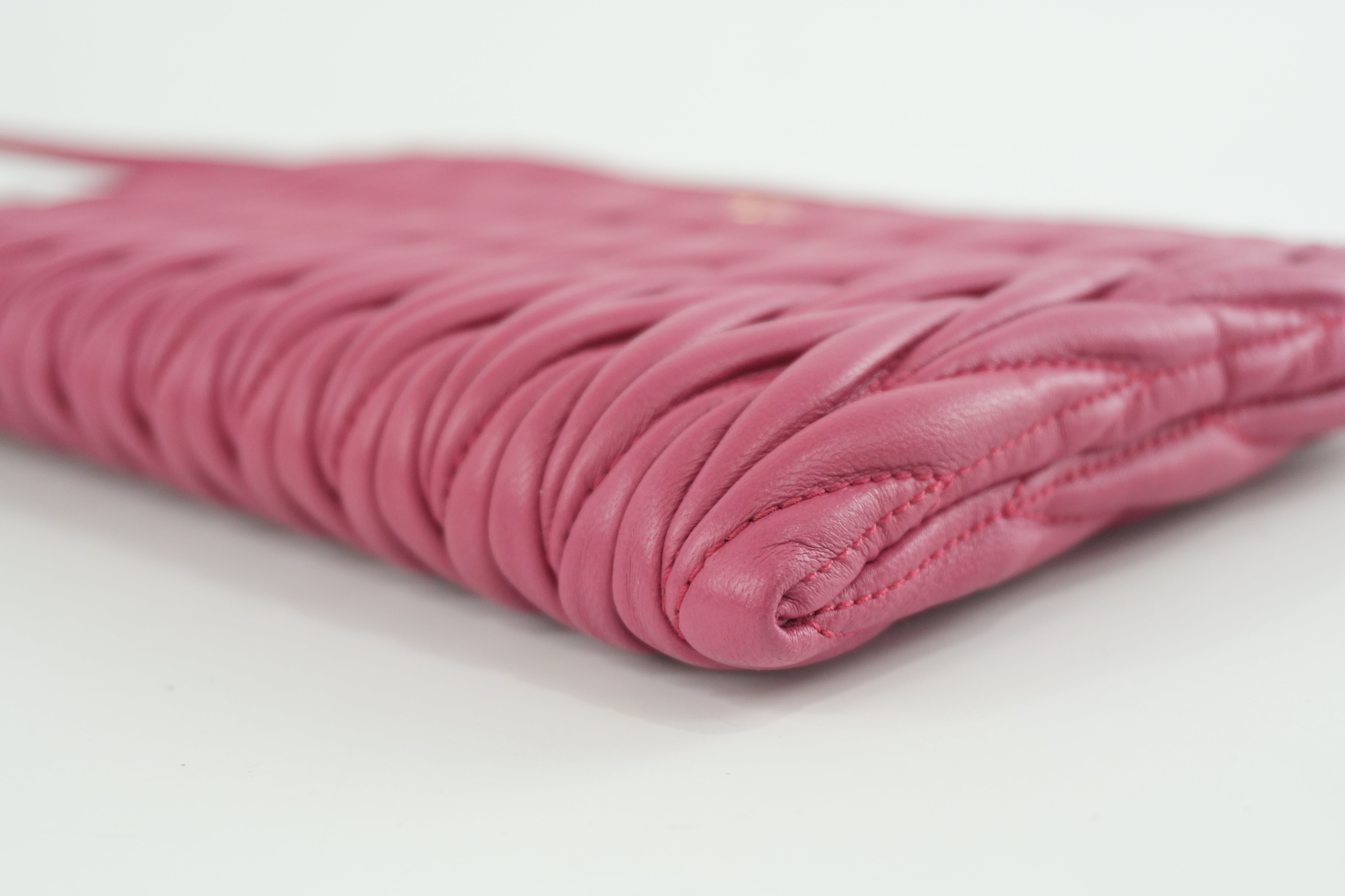 Pre-owned Miumiu Wrist Clutch Bag Pink