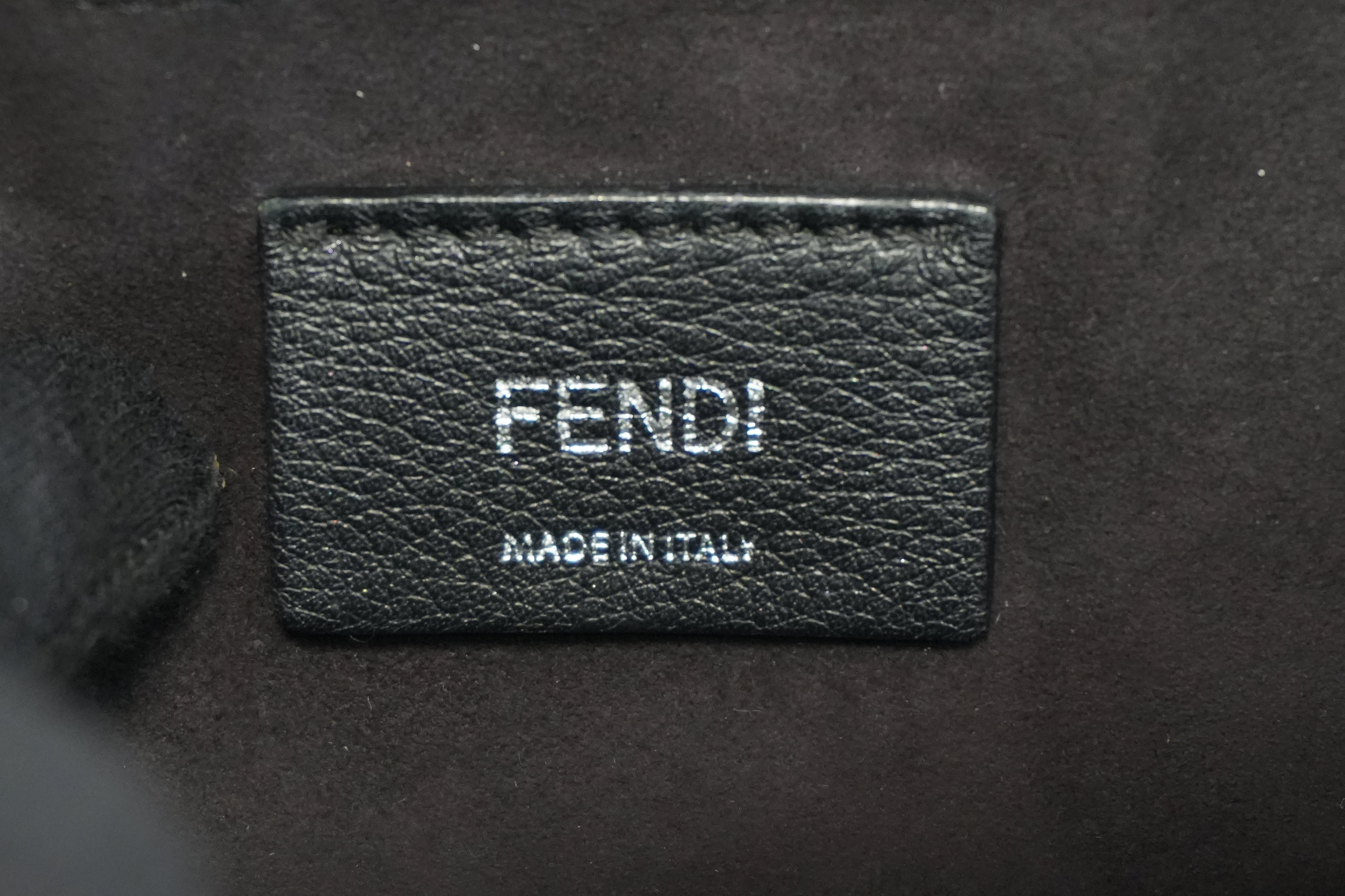 Pre-Owned Fendi Two-Way Scallop Shoulder Bag Black
