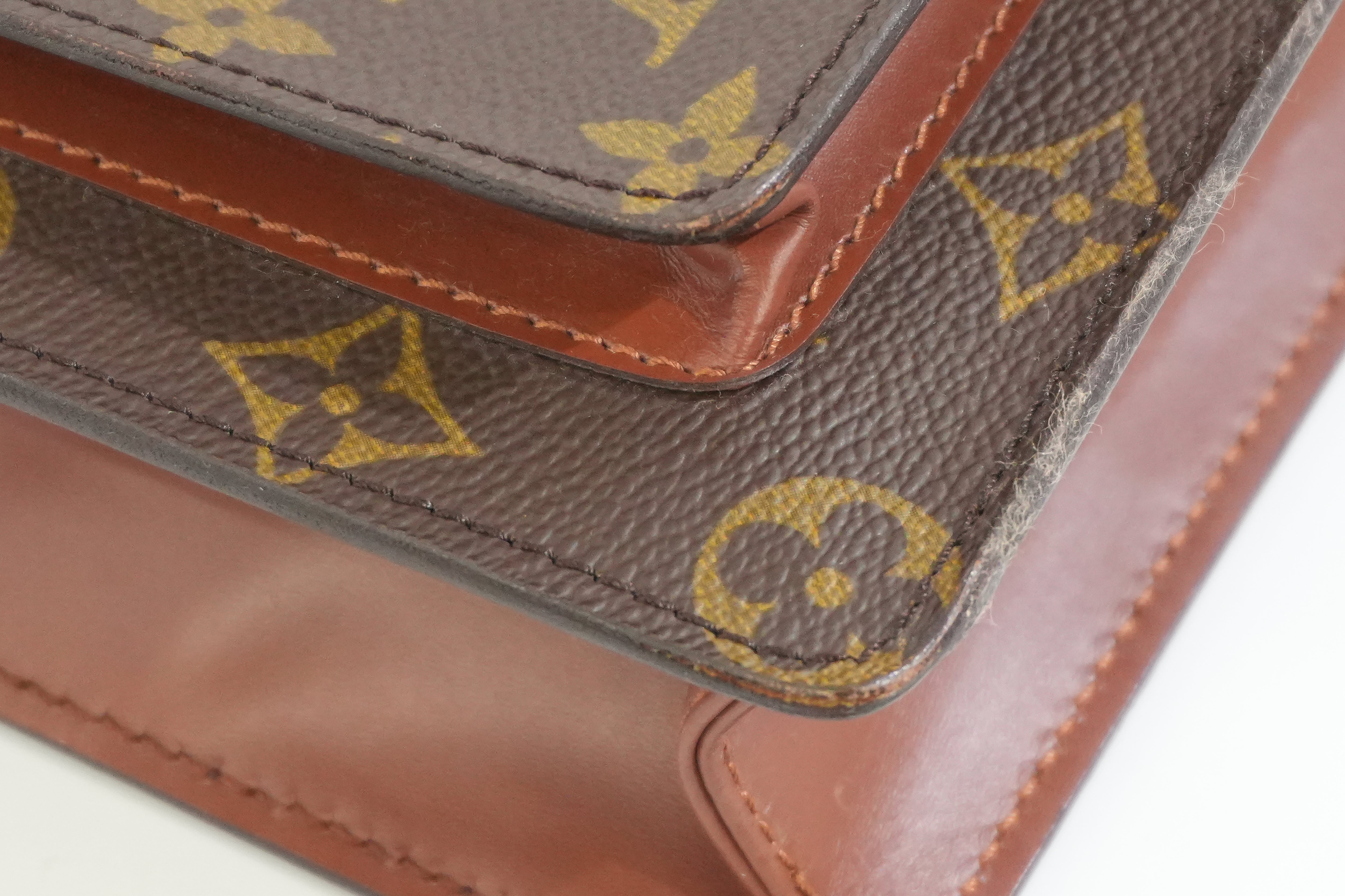 Pre-owned Louis Vuitton Monogram Monceau 26 Crossbody Bag