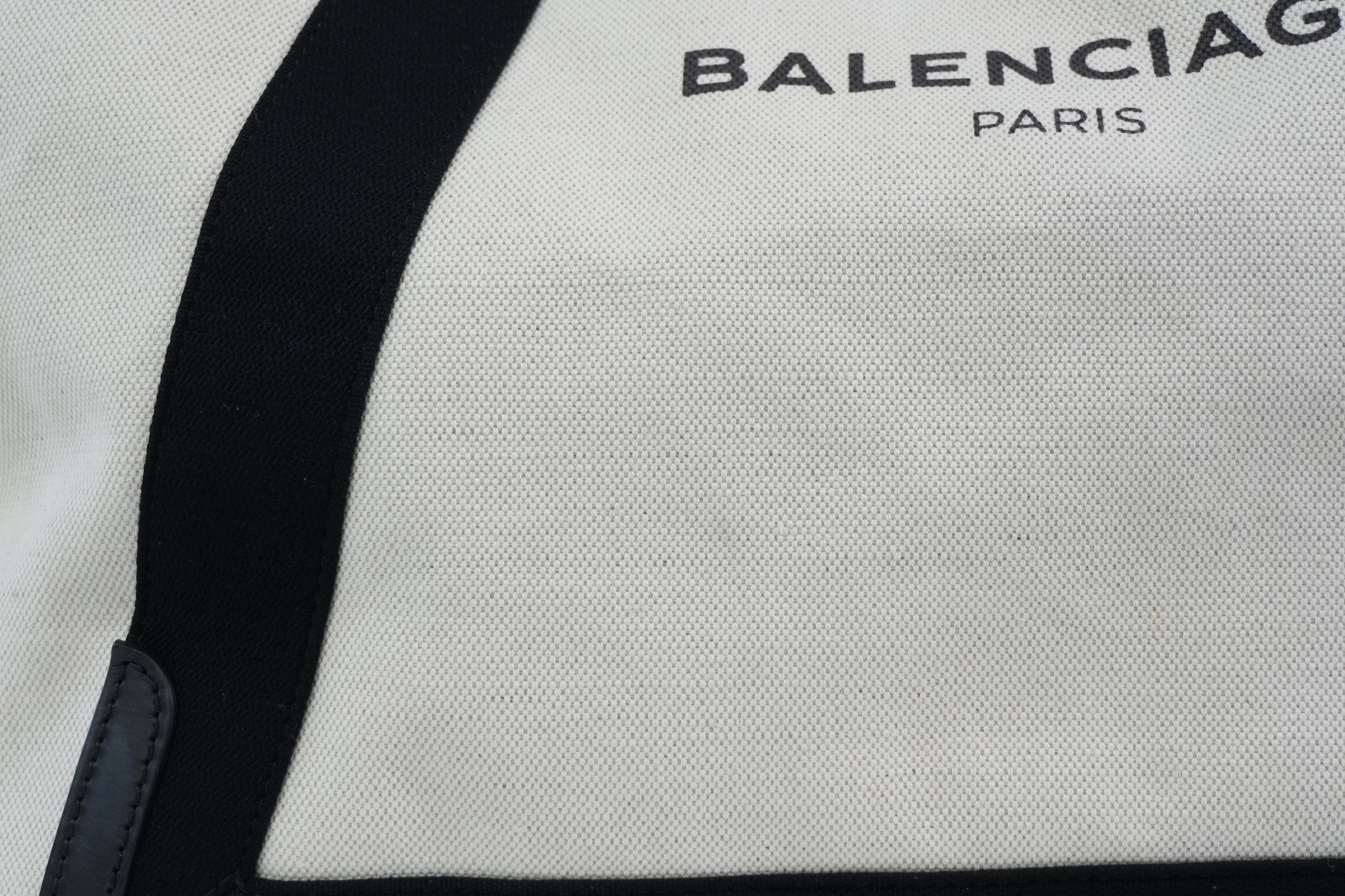 Pre-owned Balenciaga Navy Cabas Large Handbag Black and White