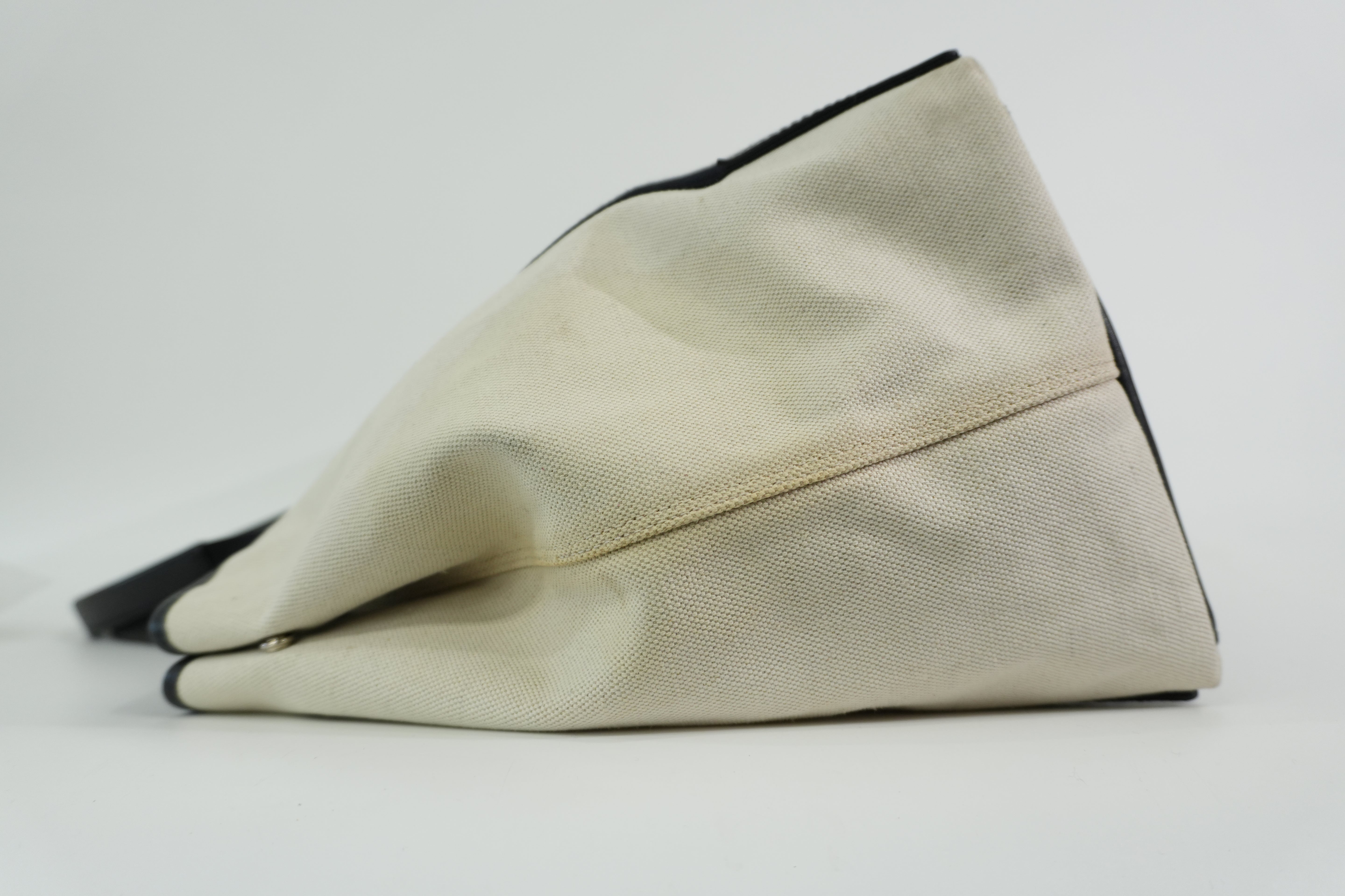 Pre-owned Balenciaga Navy Cabas Large Handbag Black and White