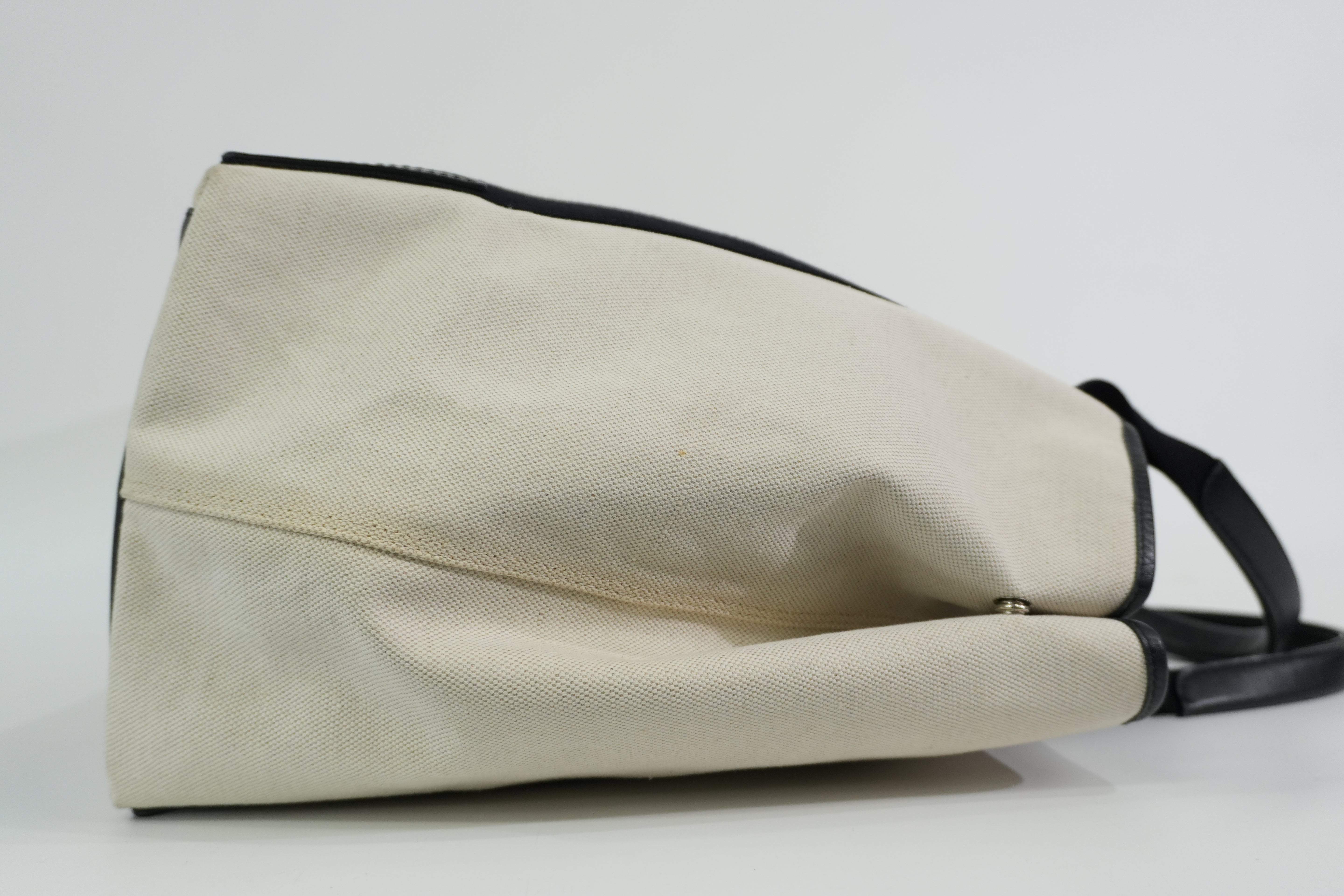 Pre-owned Balenciaga Navy Cabas Large Handbag Black and White