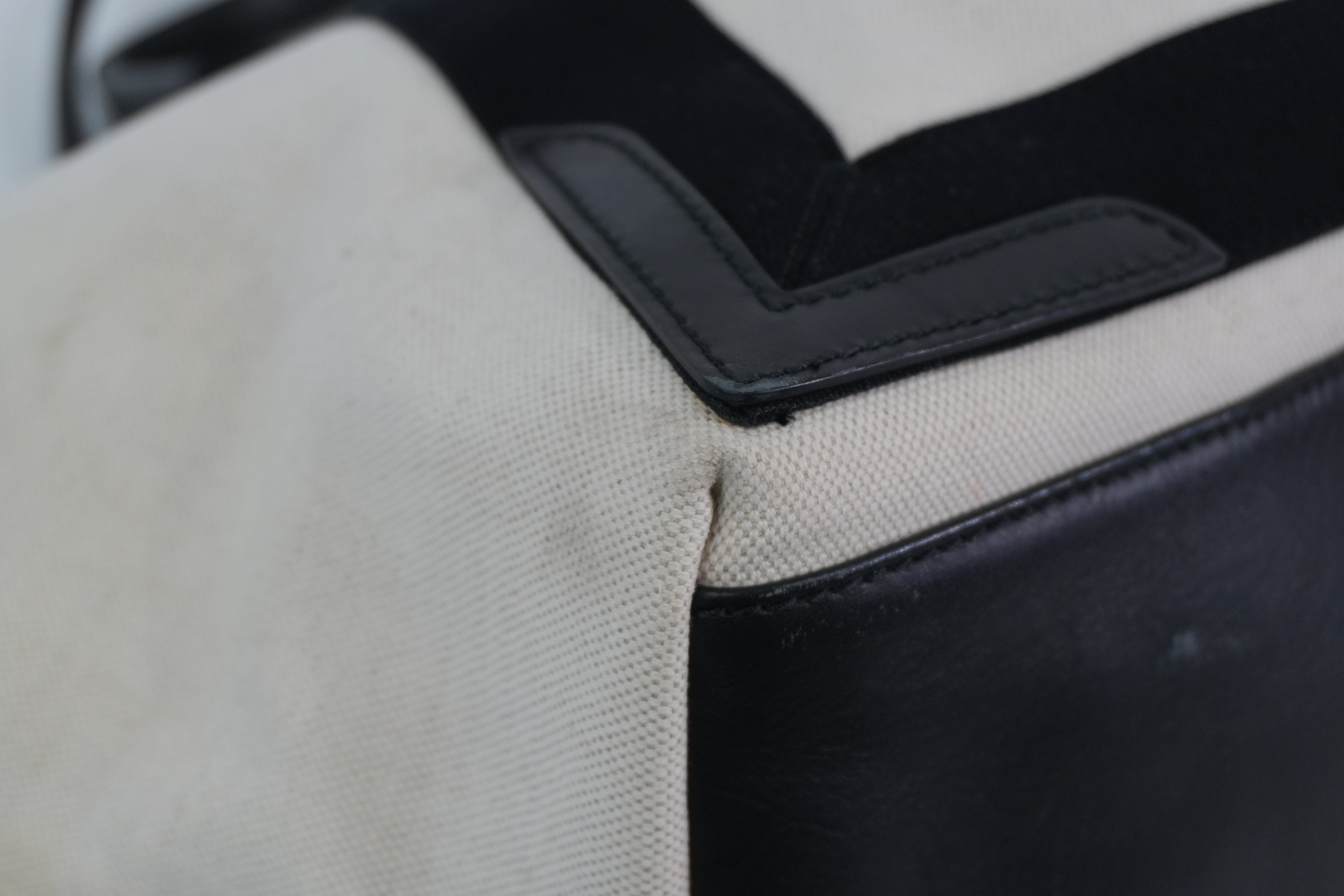 Pre-owned Balenciaga Navy Cabas Large Handbag Black and White