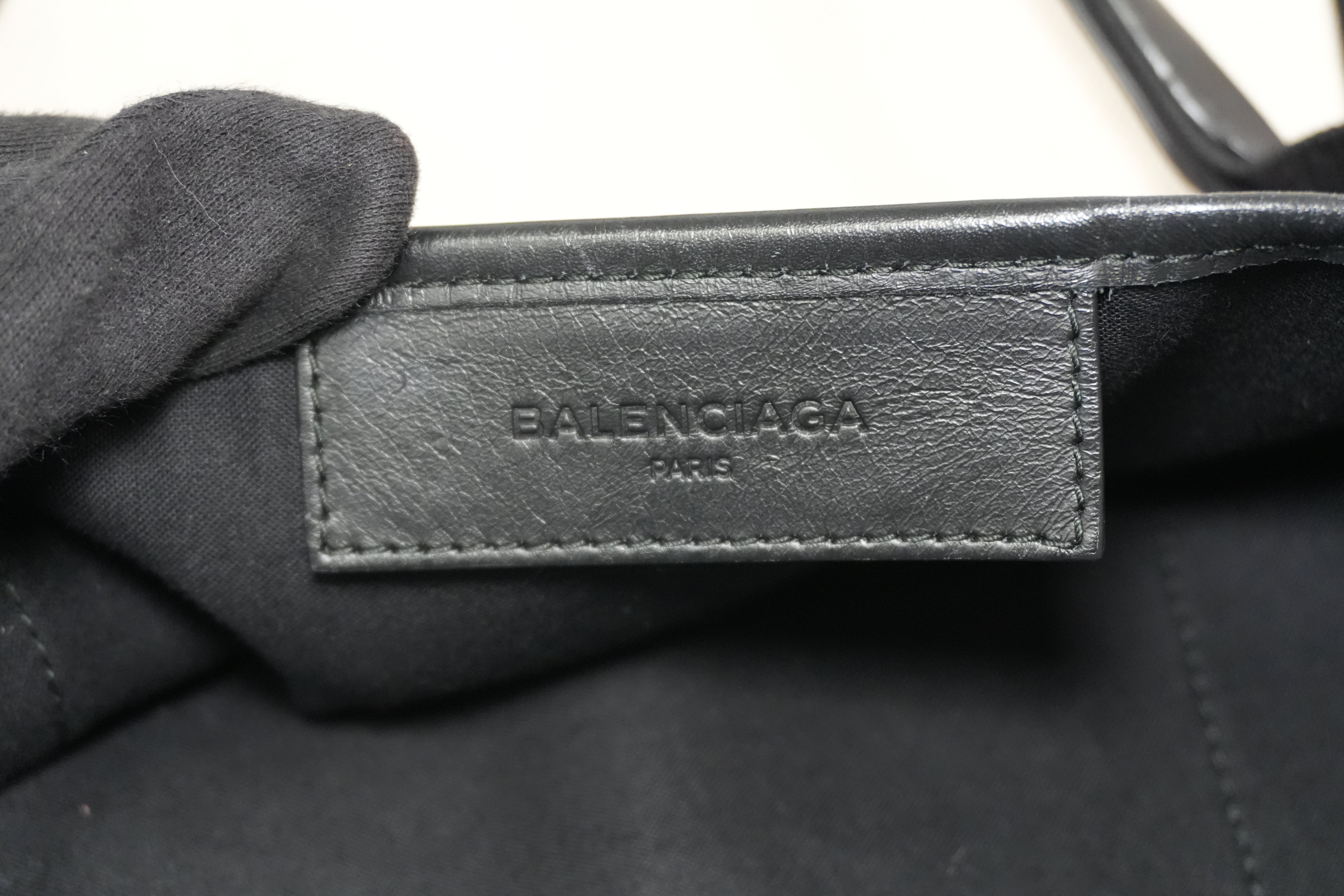 Pre-owned Balenciaga Navy Cabas Large Handbag Black and White