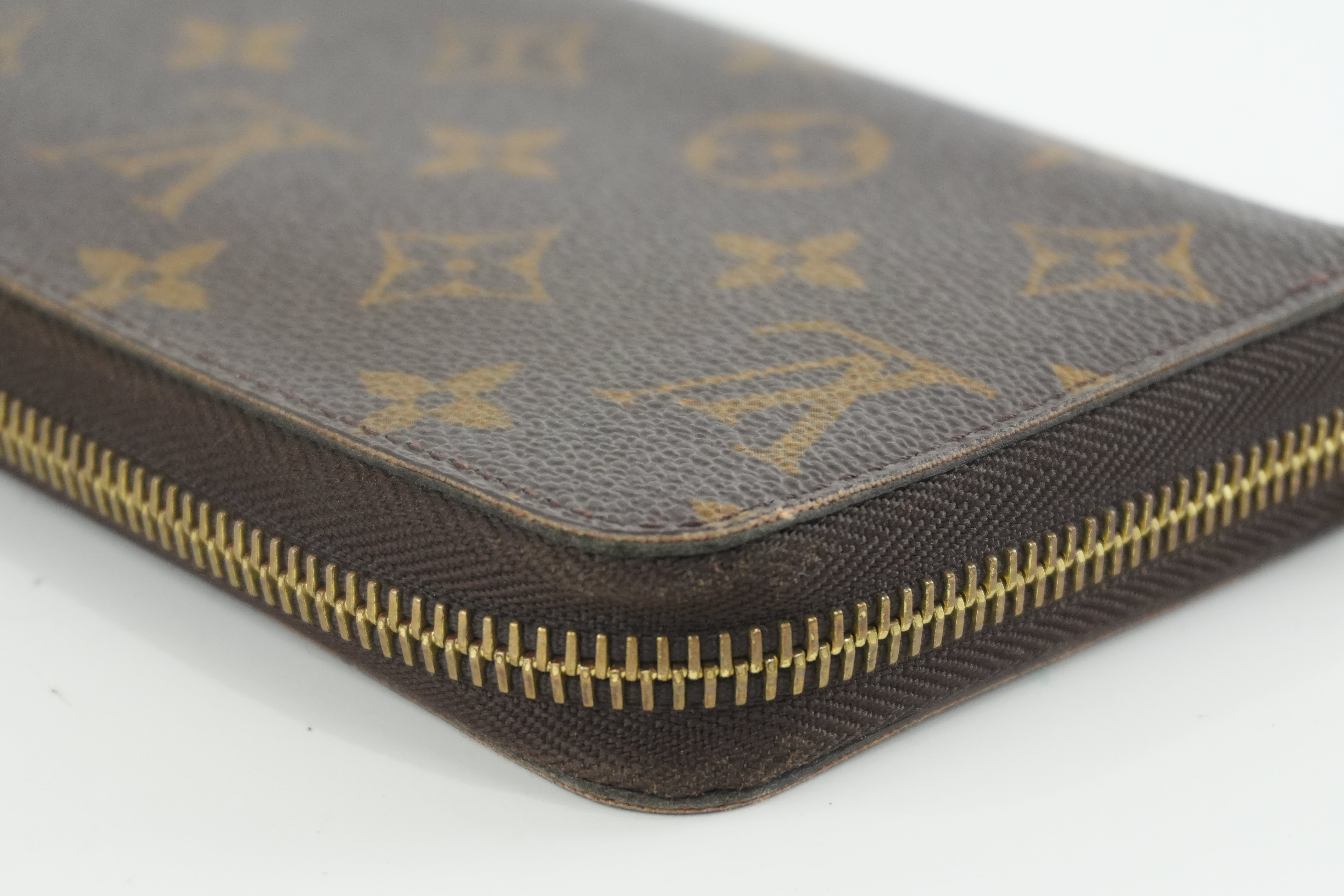 Pre-owned Louis Vuitton Monogram Zippy Wallet
