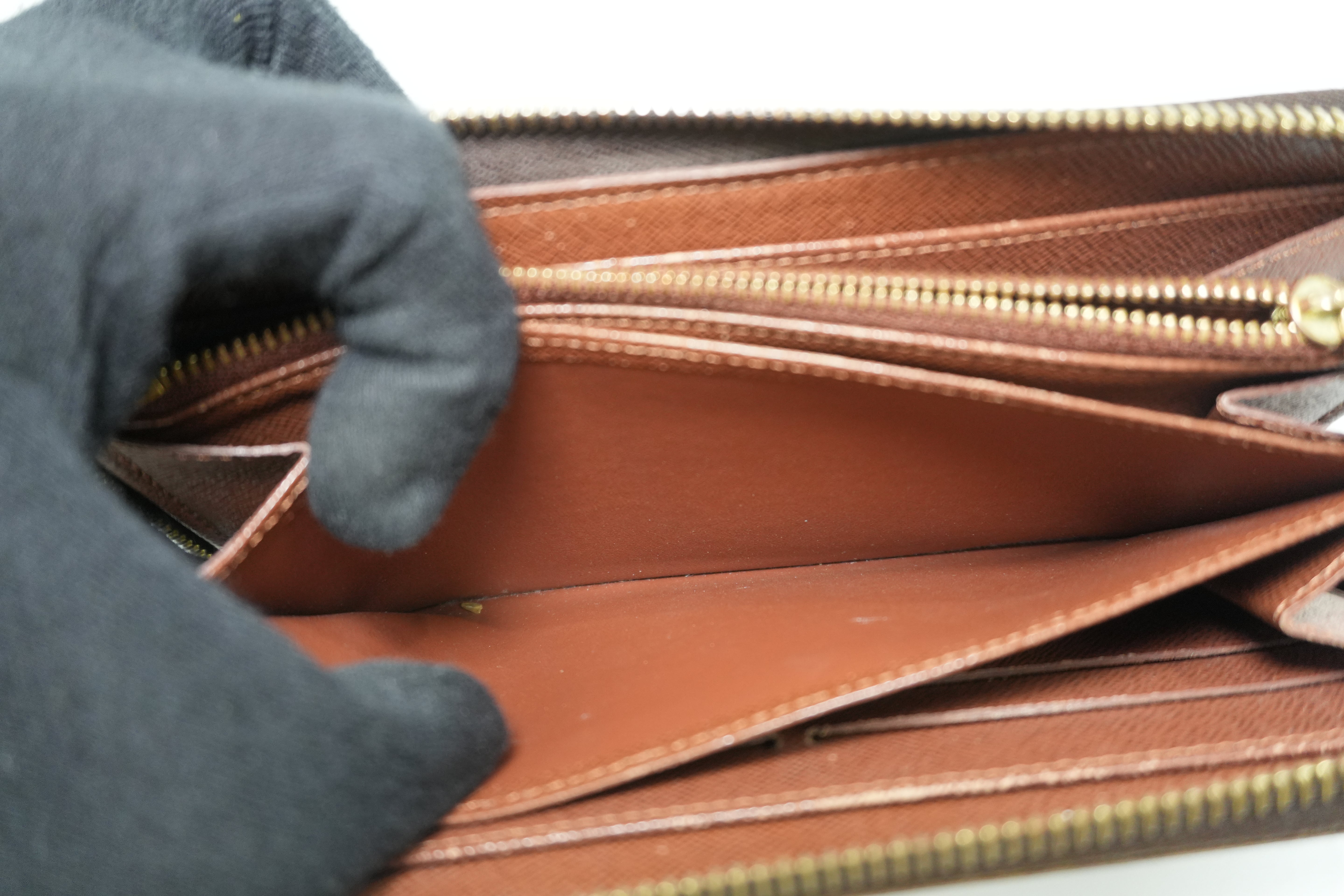 Pre-owned Louis Vuitton Monogram Zippy Wallet