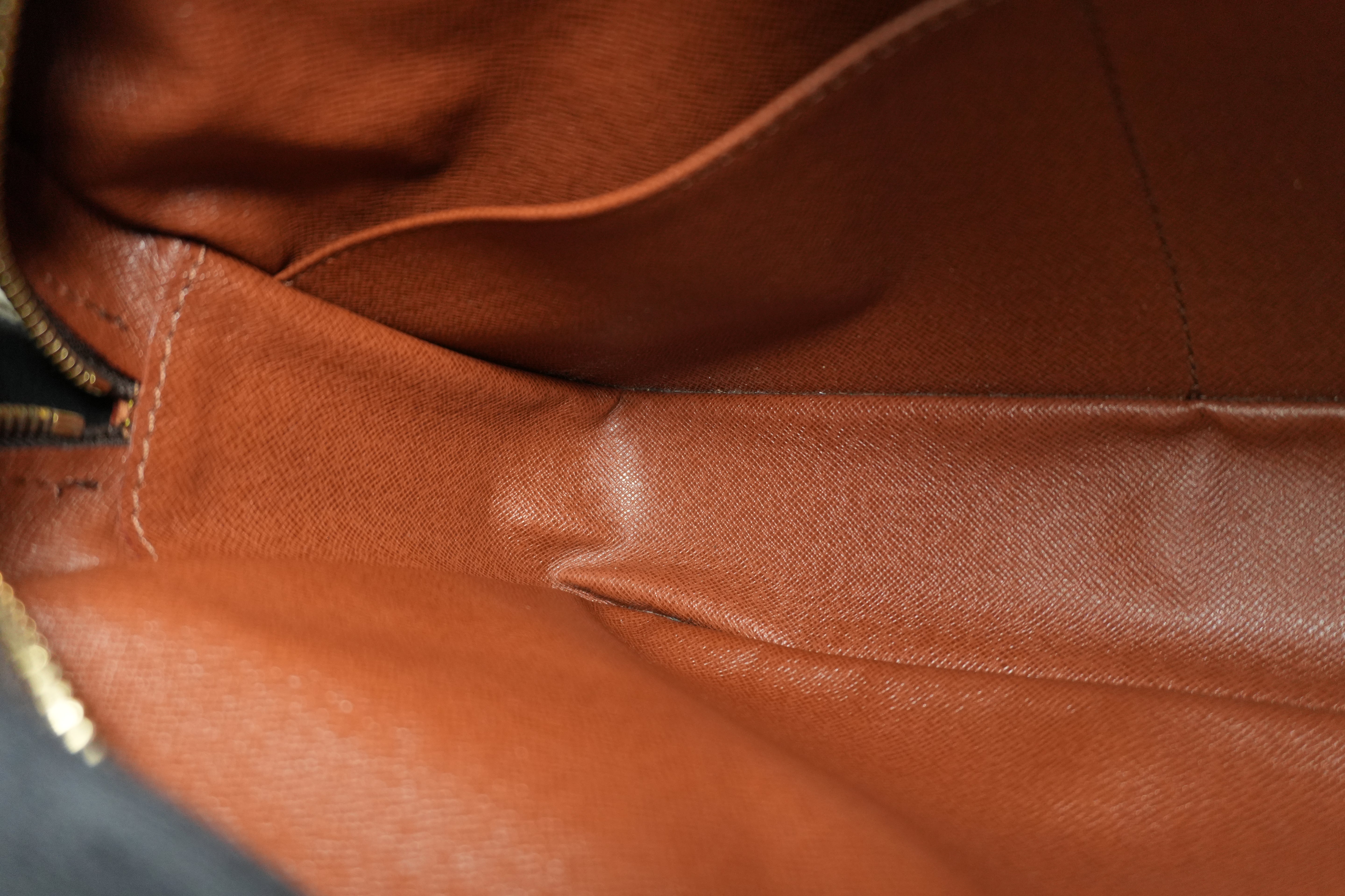 Pre-owned Louis Vuitton Monogram Compiegne 28 Clutch Bag