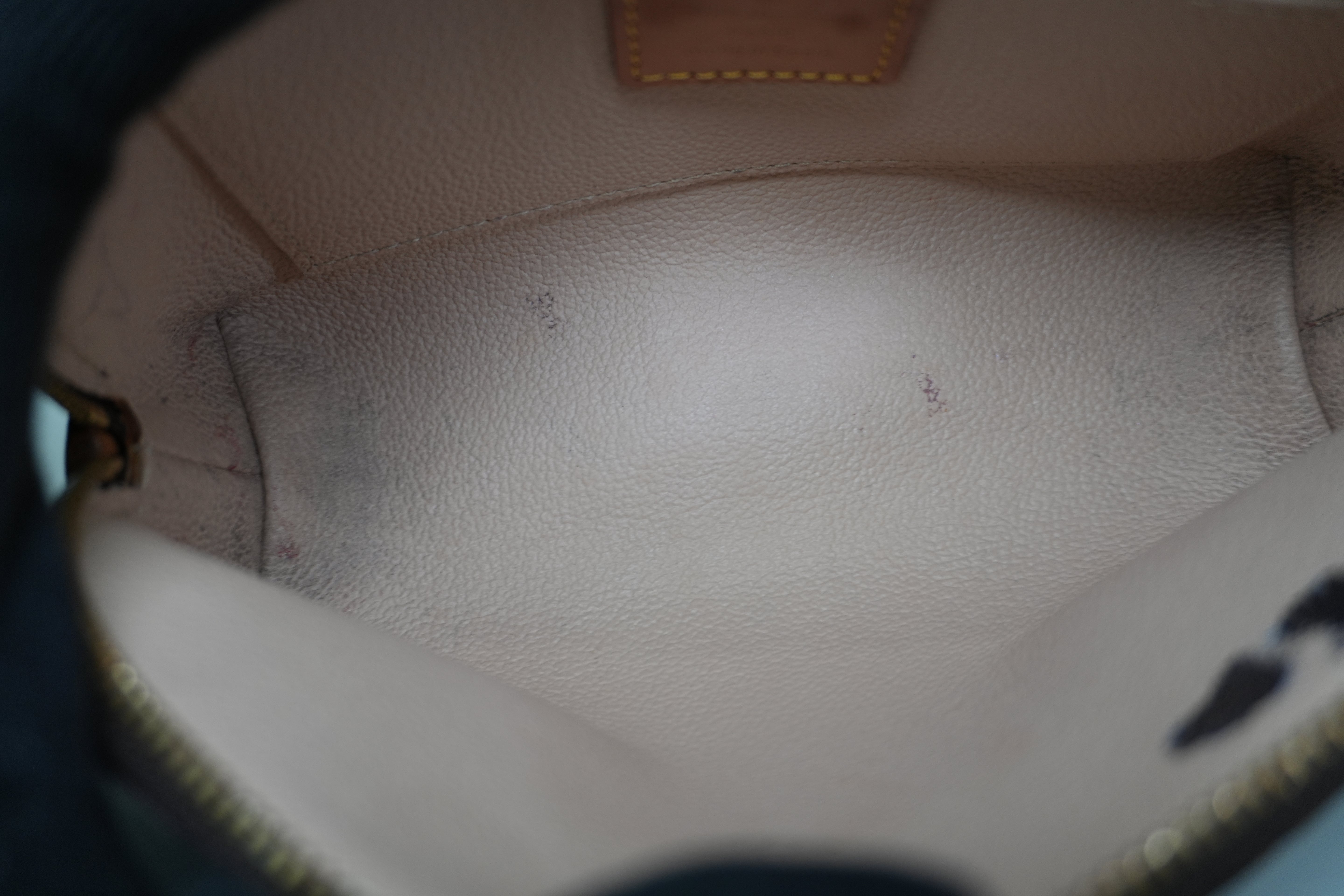 Pre-owned Louis Vuitton Monogram Cosmetic Pouch