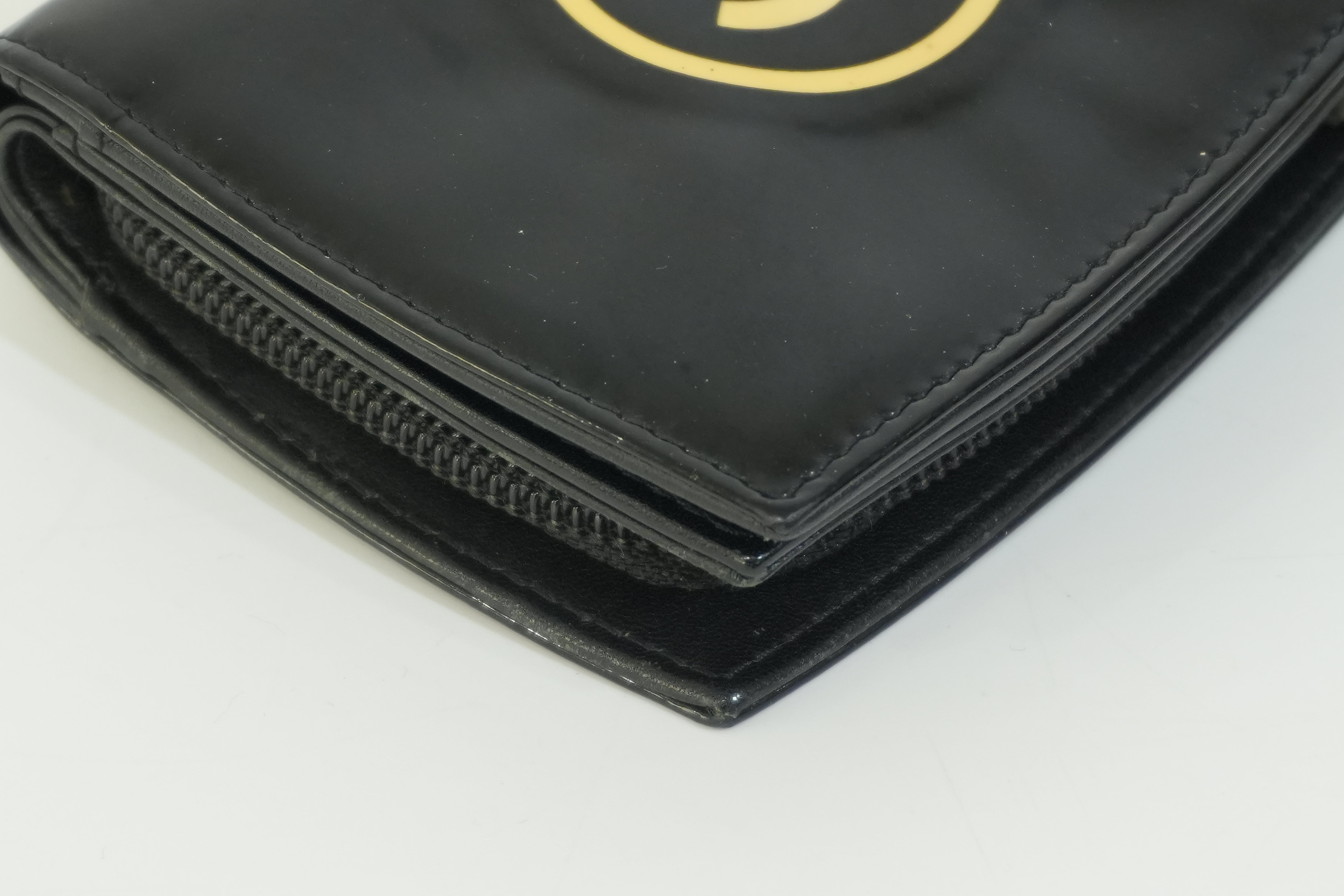 Pre-owned Chanel Lambskin Bifold Wallet Black