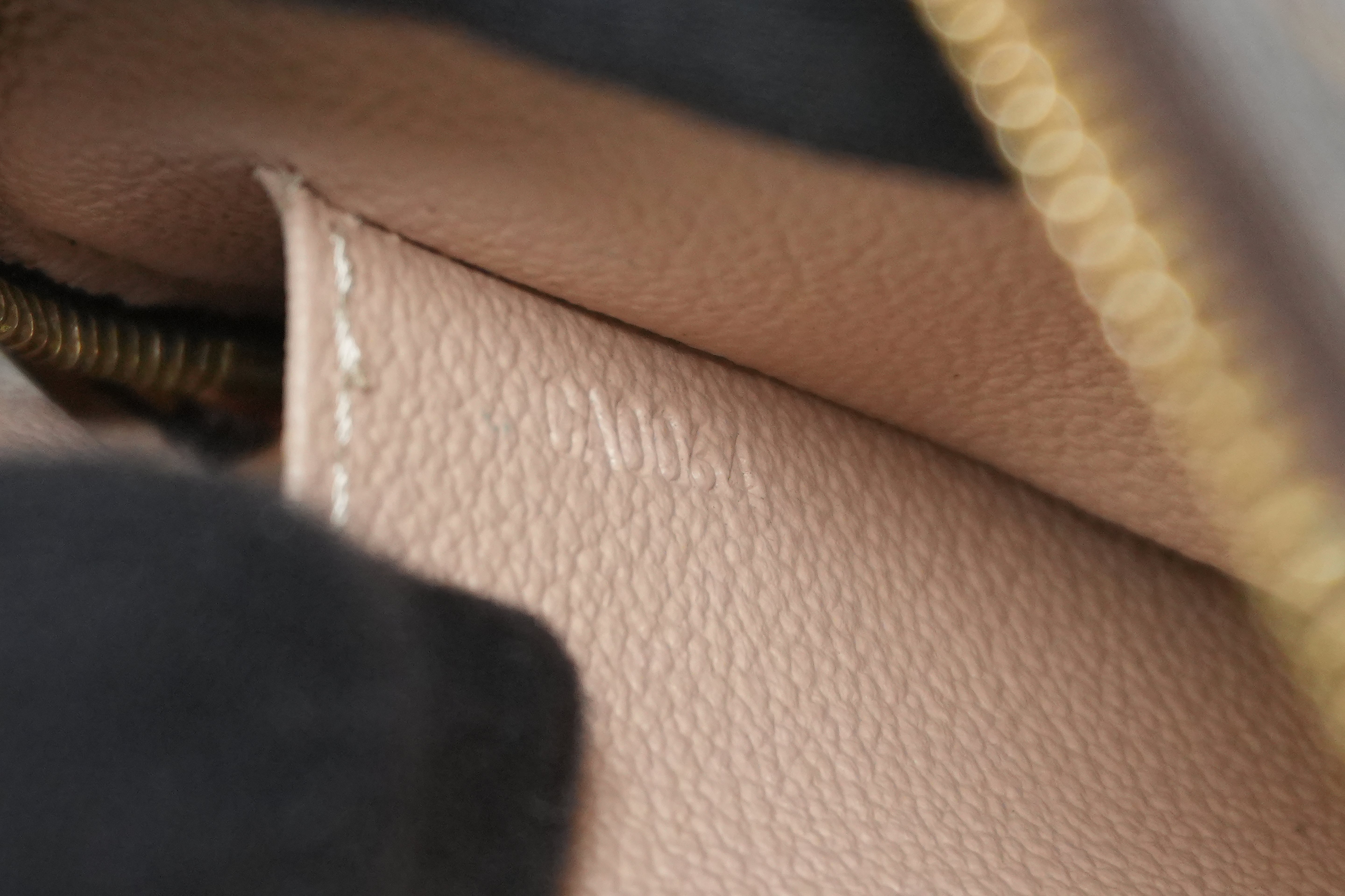 Pre-owned Louis Vuitton Monogram Cosmetic Pouch