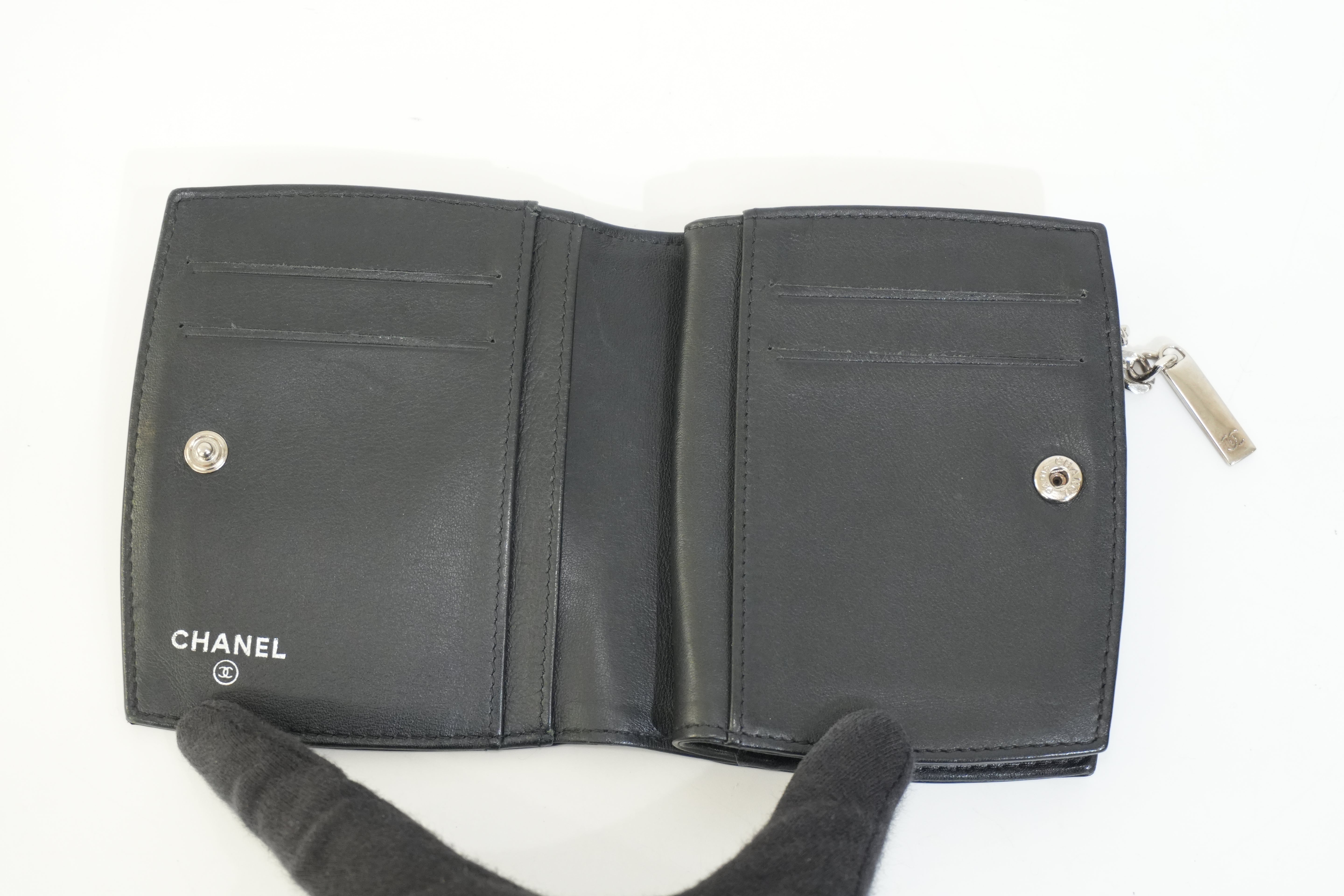 Pre-owned Chanel Lambskin Bifold Wallet Black