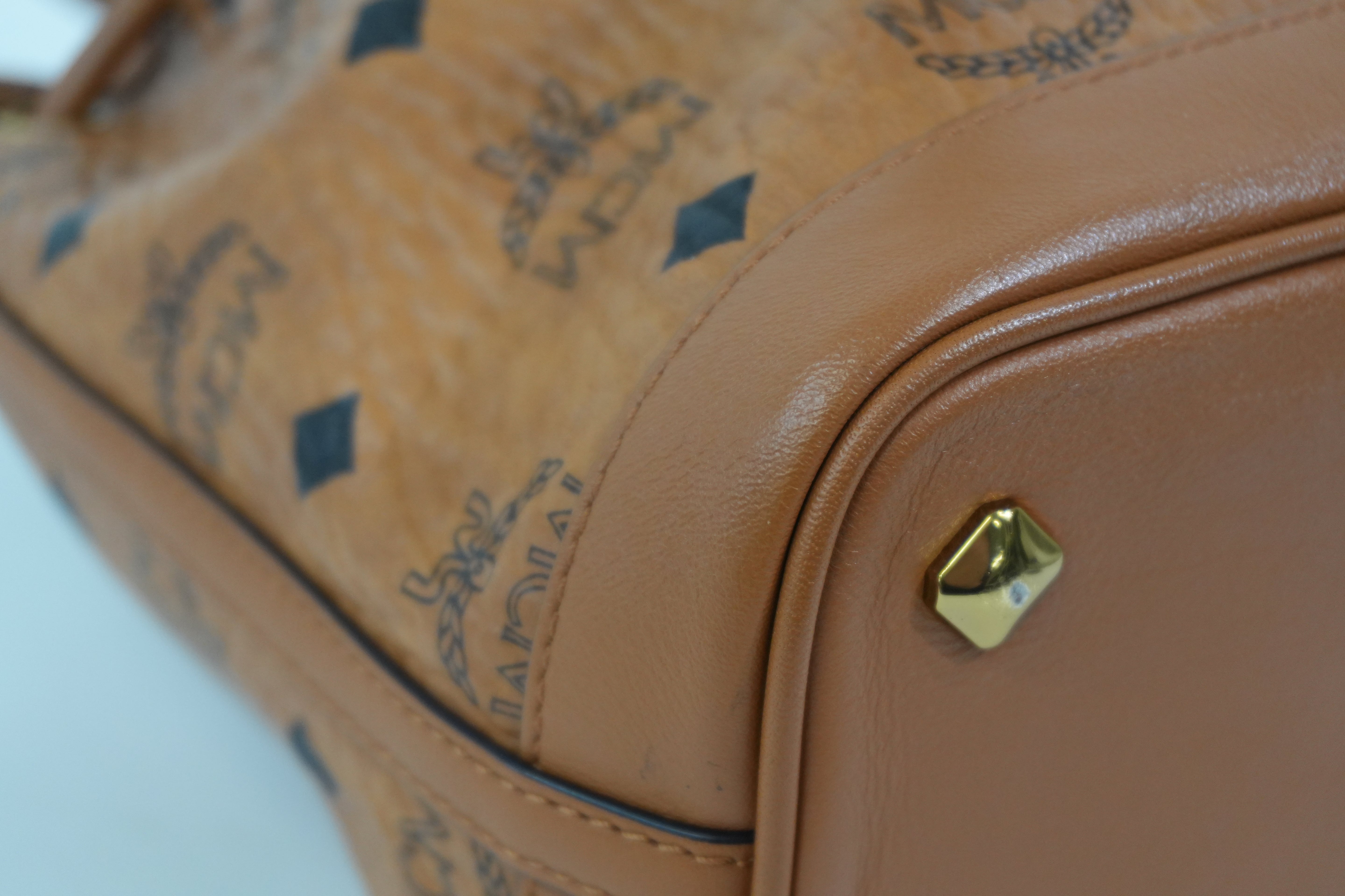 Pre-Owned MCM Park Rabbit Visetos Drawstring Crossbody bag Cognac