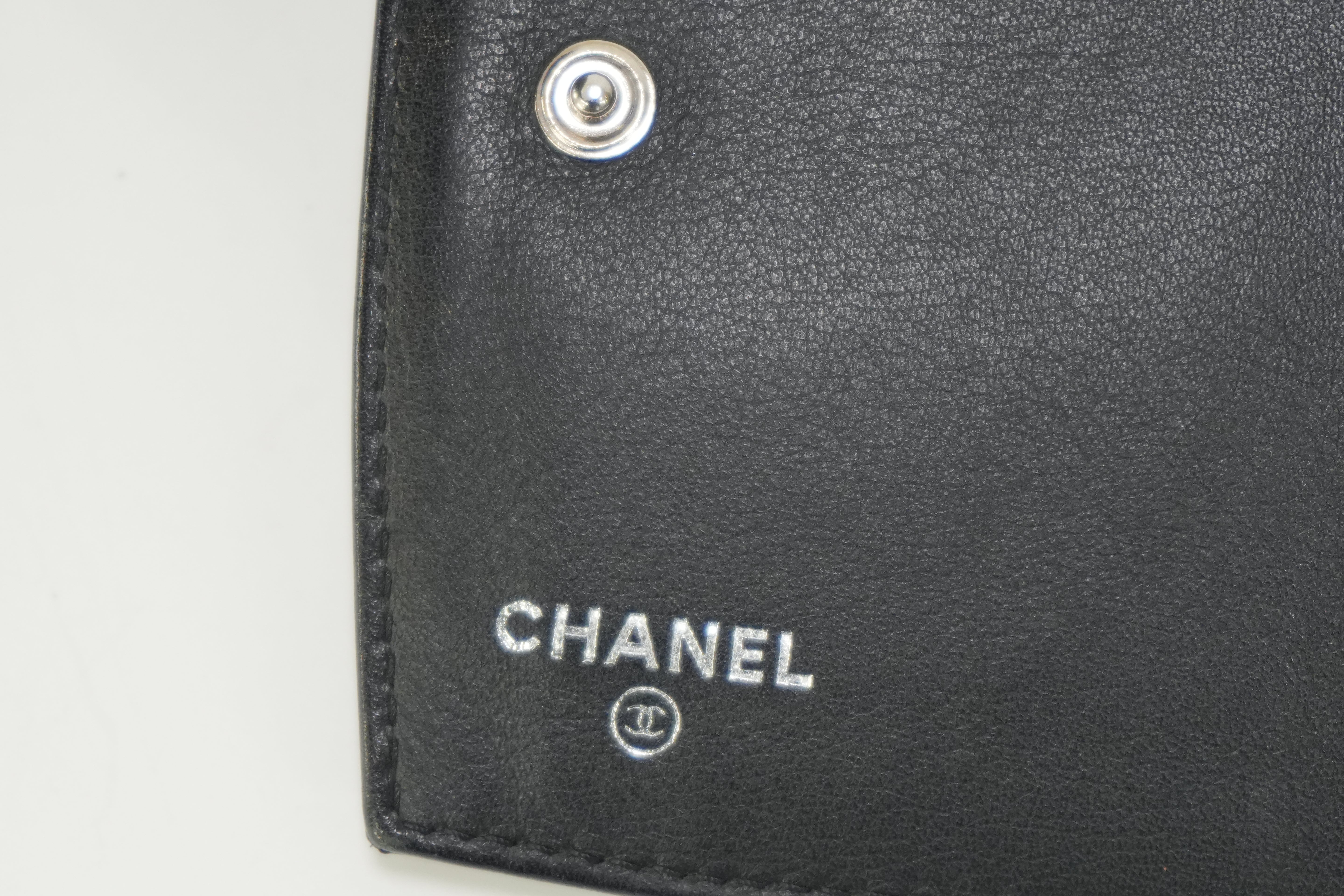 Pre-owned Chanel Lambskin Bifold Wallet Black