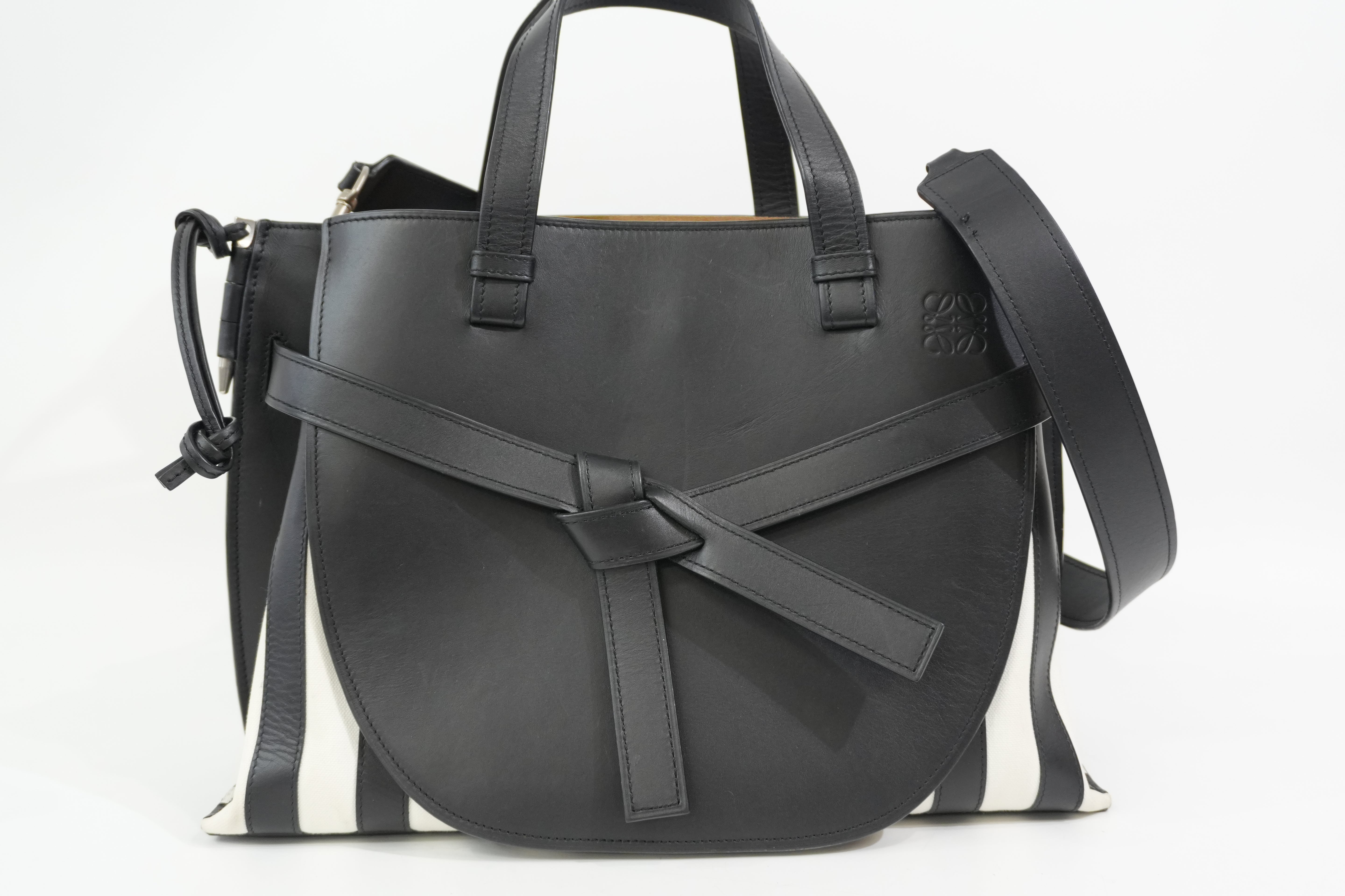 Pre-Owned Loewe Two Way Gate Shoulder Bag Black and White