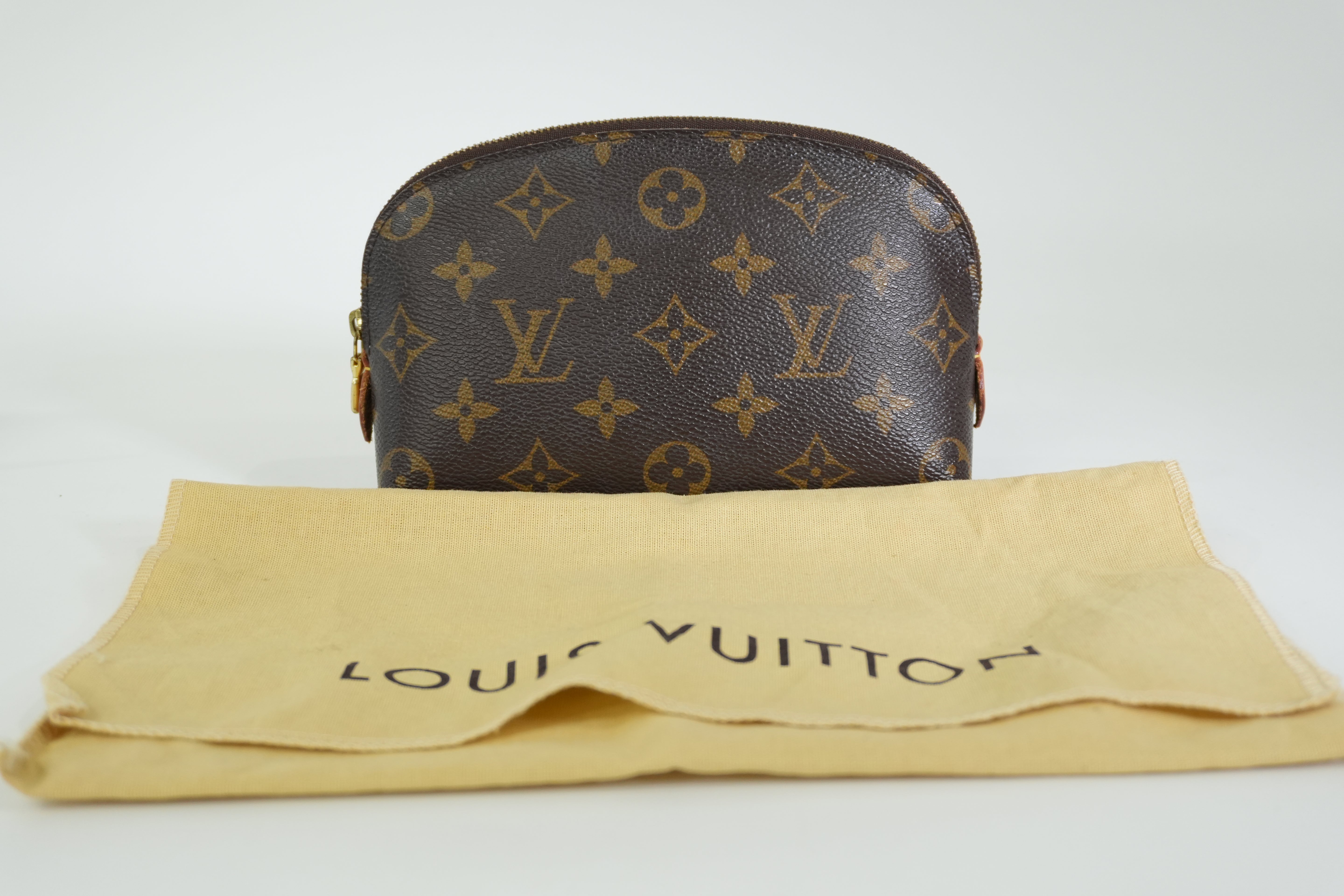 Pre-owned Louis Vuitton Monogram Cosmetic Pouch