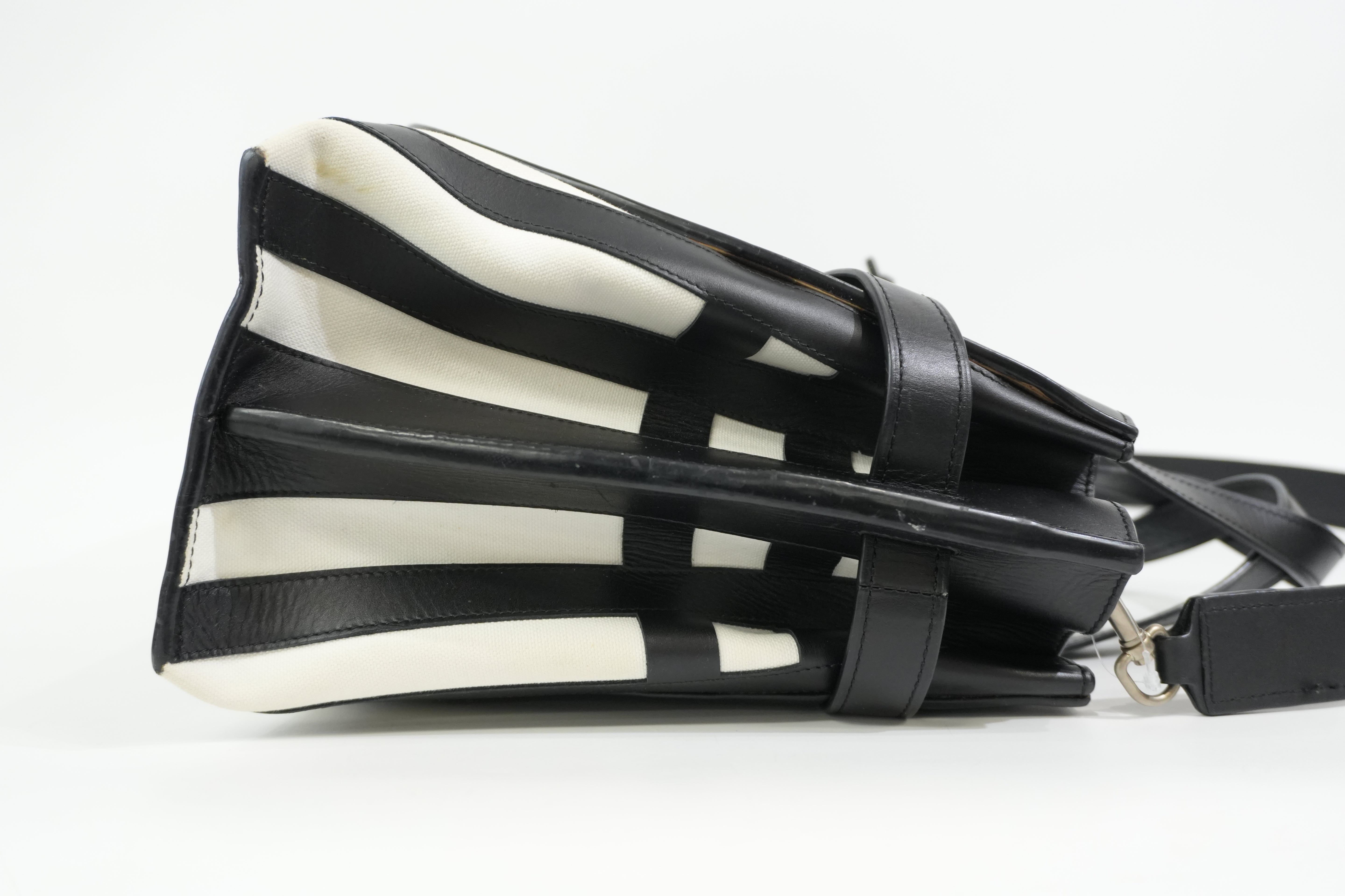 Pre-Owned Loewe Two Way Gate Shoulder Bag Black and White