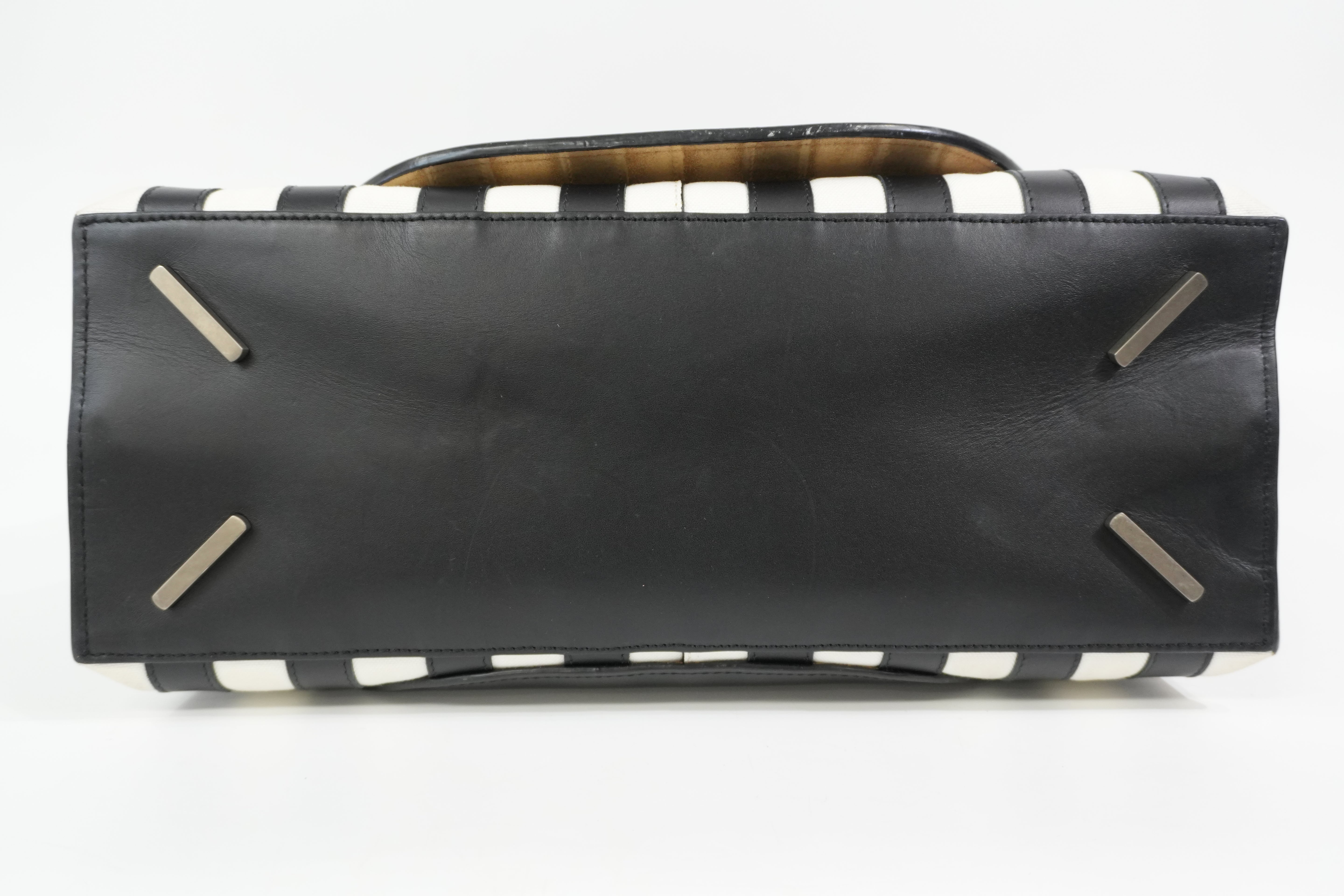 Pre-Owned Loewe Two Way Gate Shoulder Bag Black and White