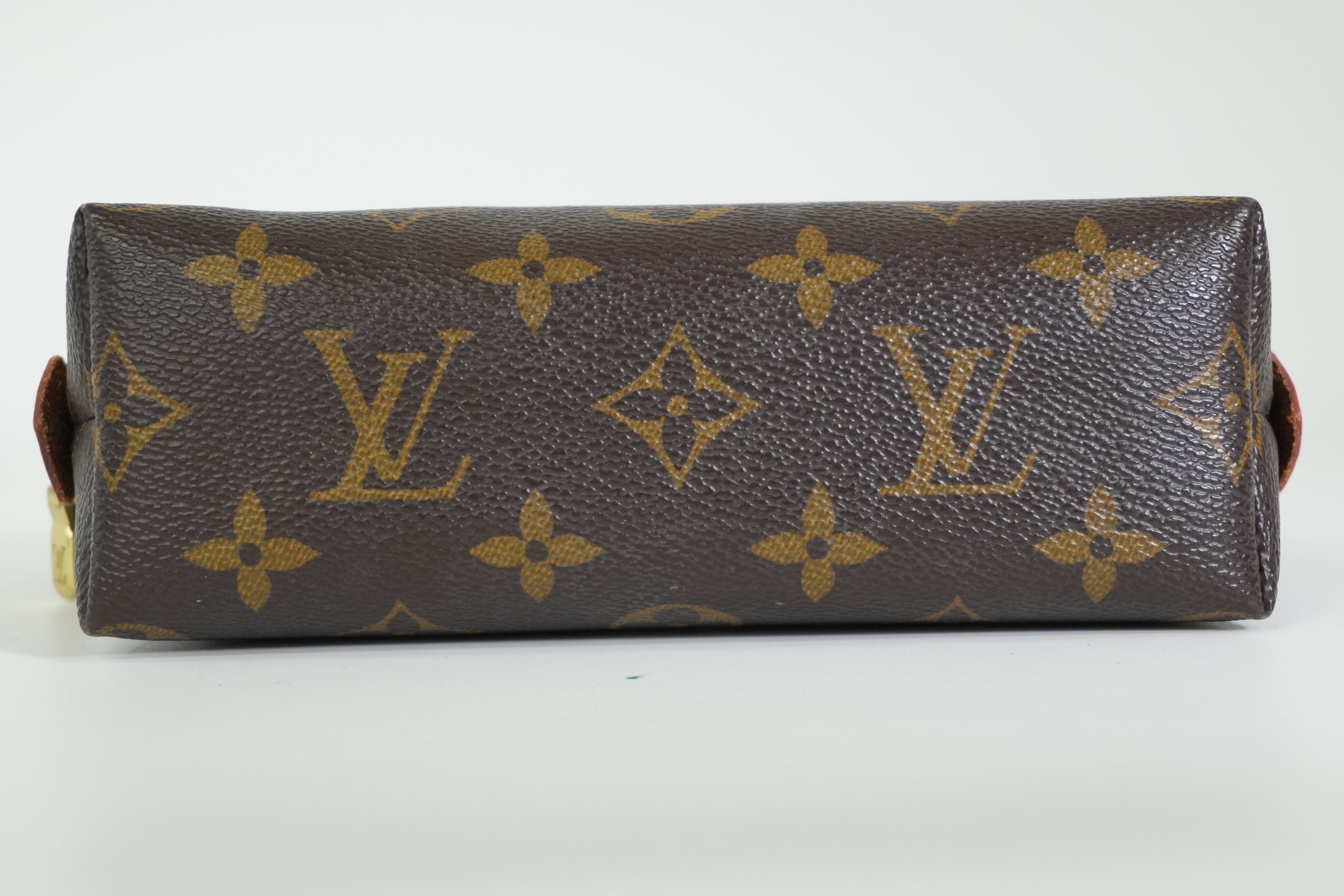 Pre-owned Louis Vuitton Monogram Cosmetic Pouch