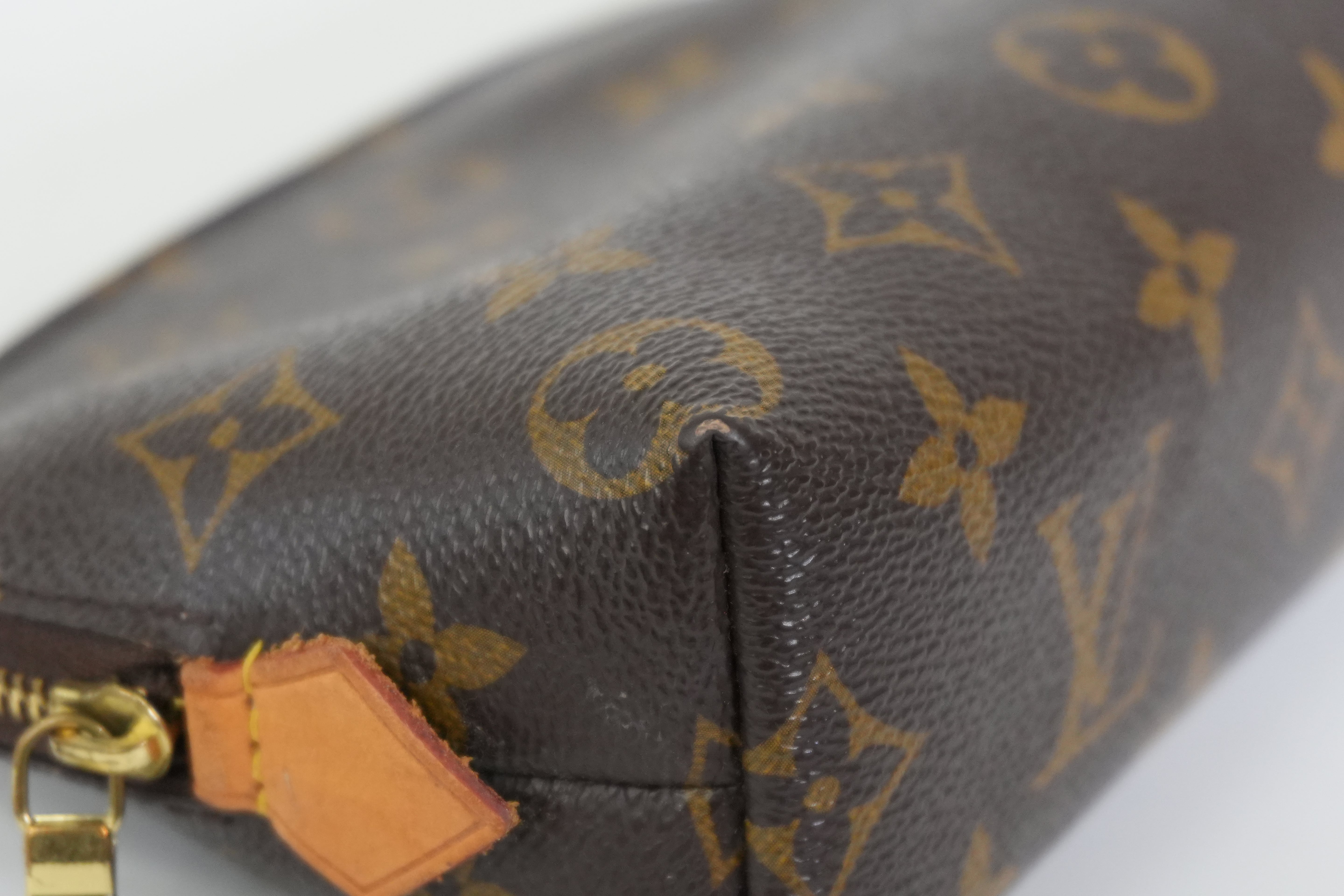 Pre-owned Louis Vuitton Monogram Cosmetic Pouch