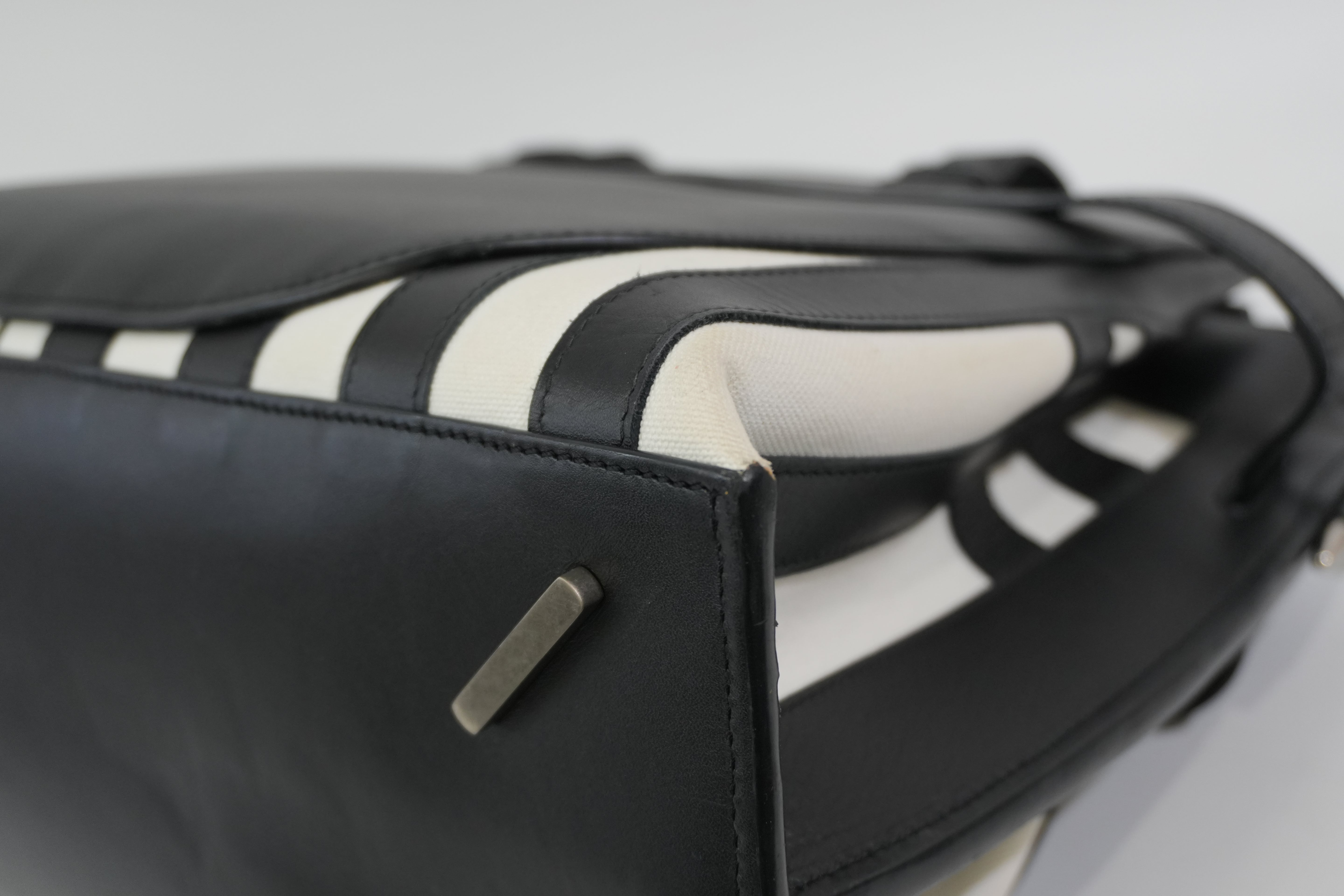 Pre-Owned Loewe Two Way Gate Shoulder Bag Black and White