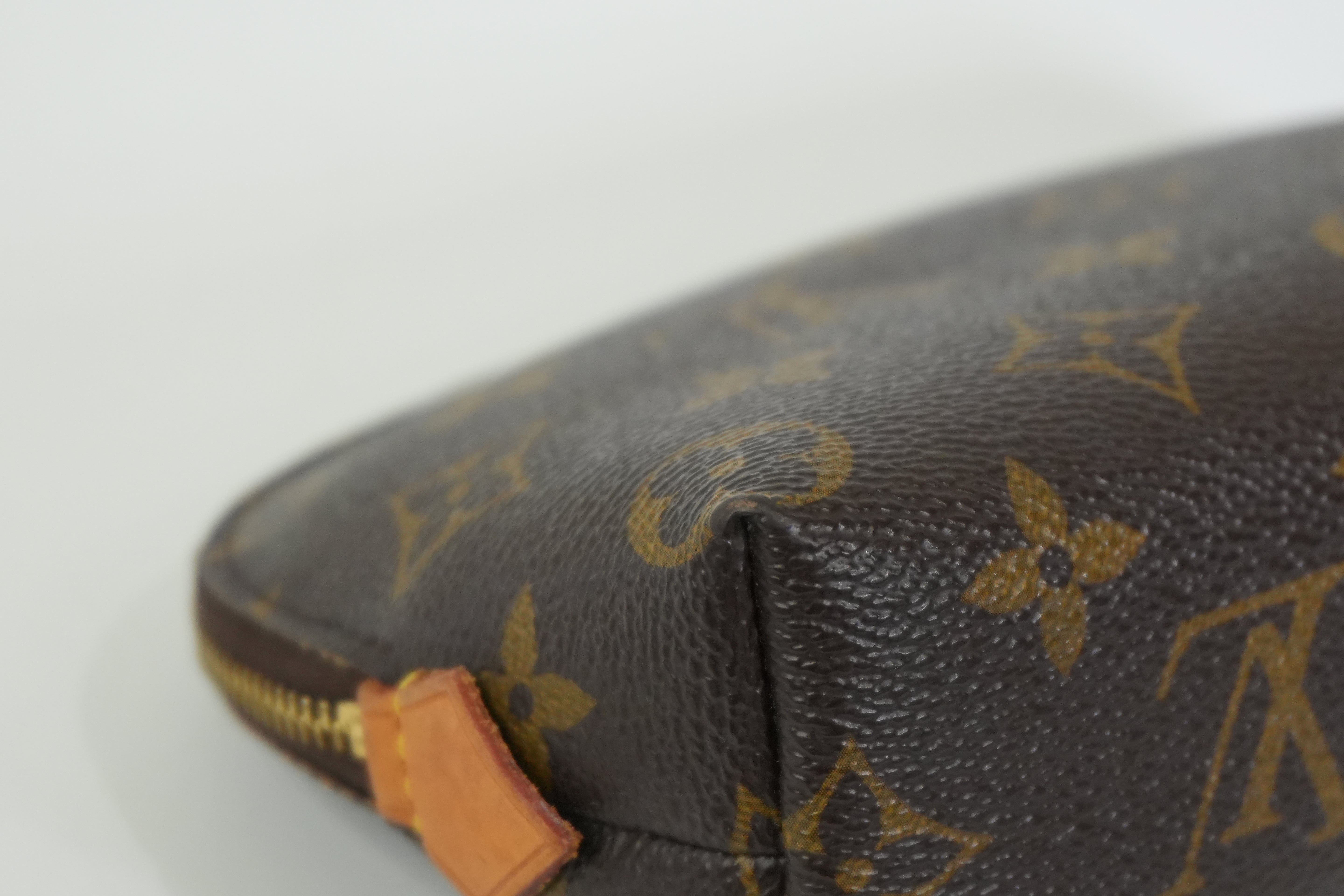Pre-owned Louis Vuitton Monogram Cosmetic Pouch