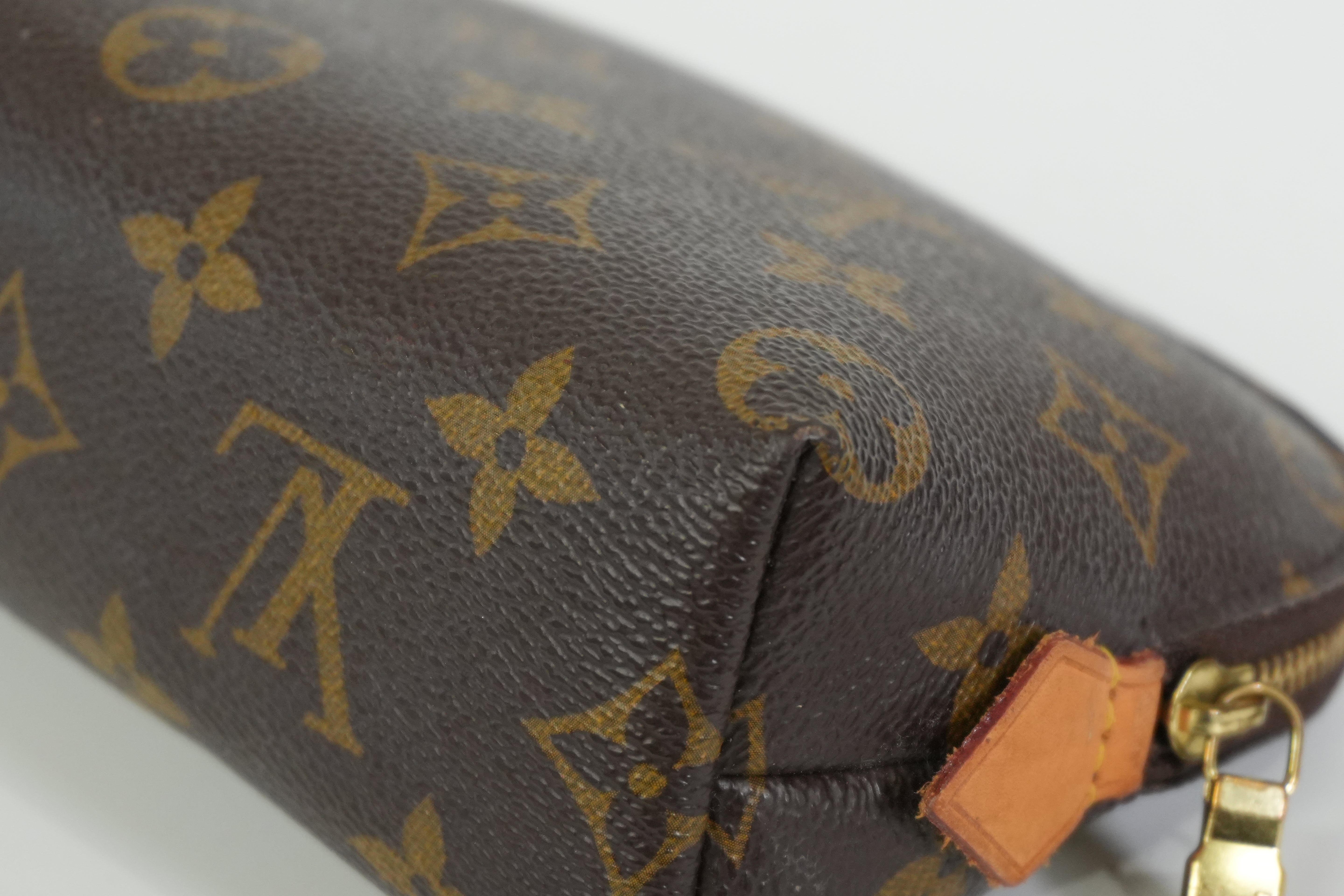 Pre-owned Louis Vuitton Monogram Cosmetic Pouch