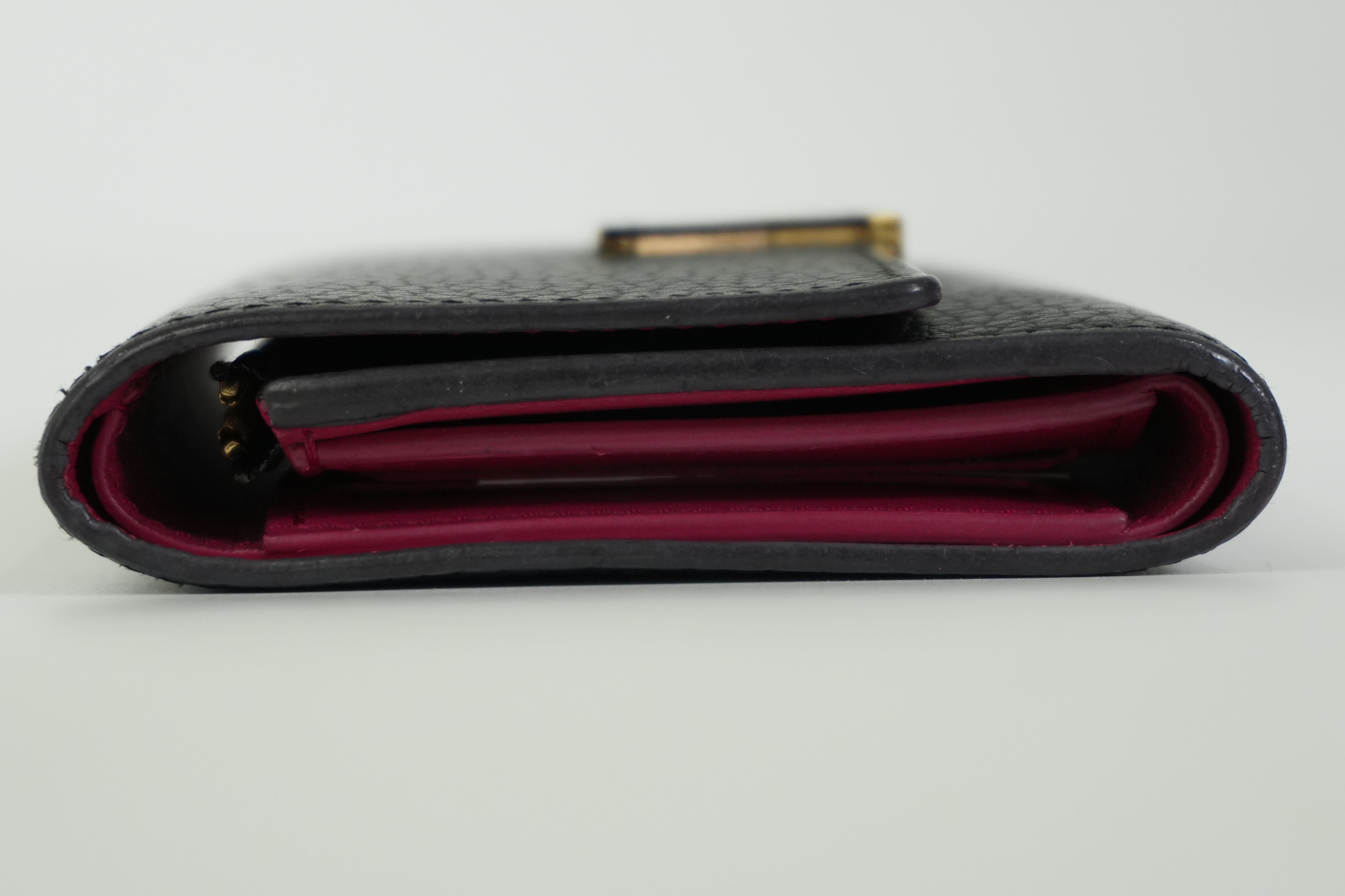 Pre-owned Louis Vuitton Capucine Compact Wallet Black