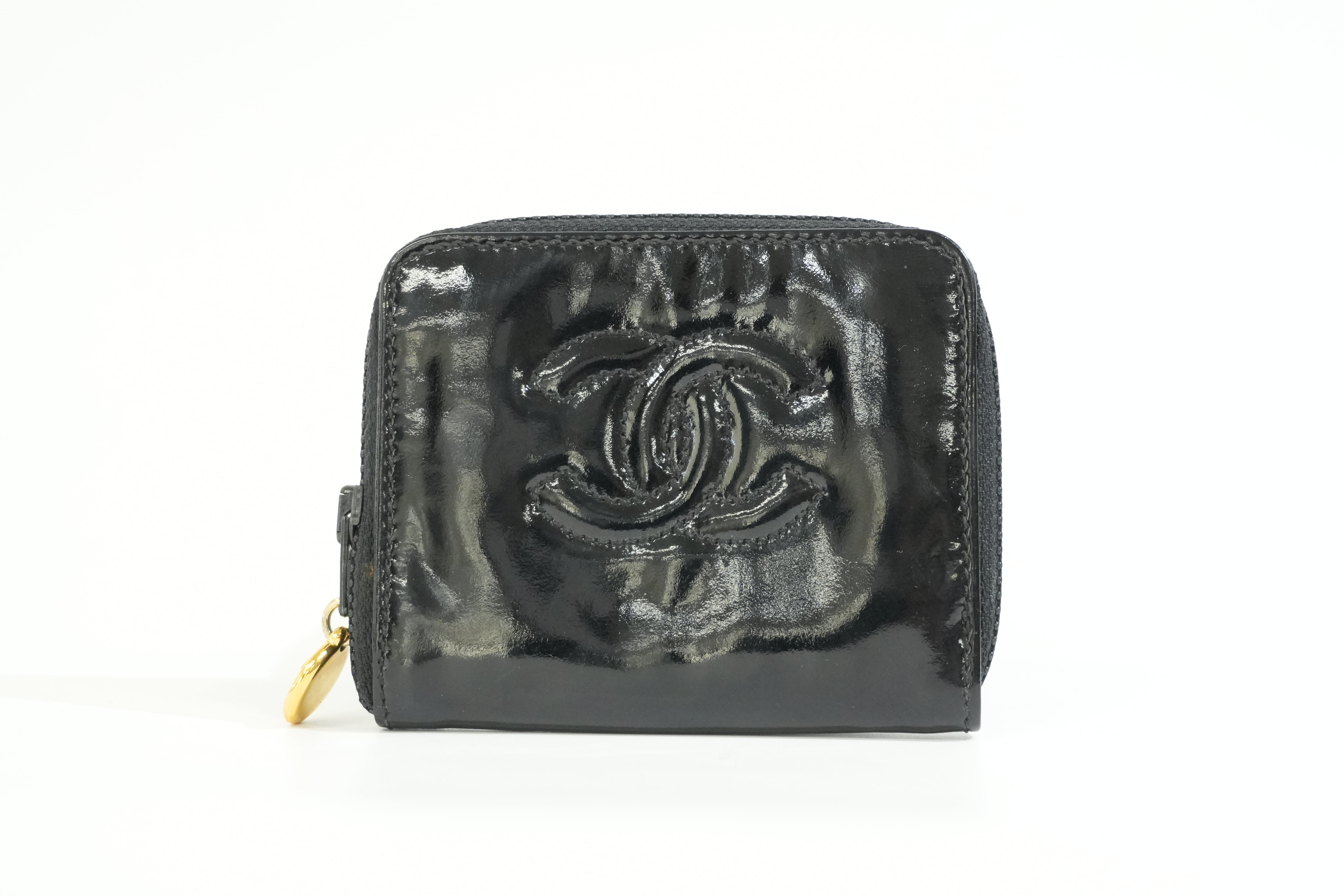 Pre-owned Chanel Patent Zippy Card Holder Black
