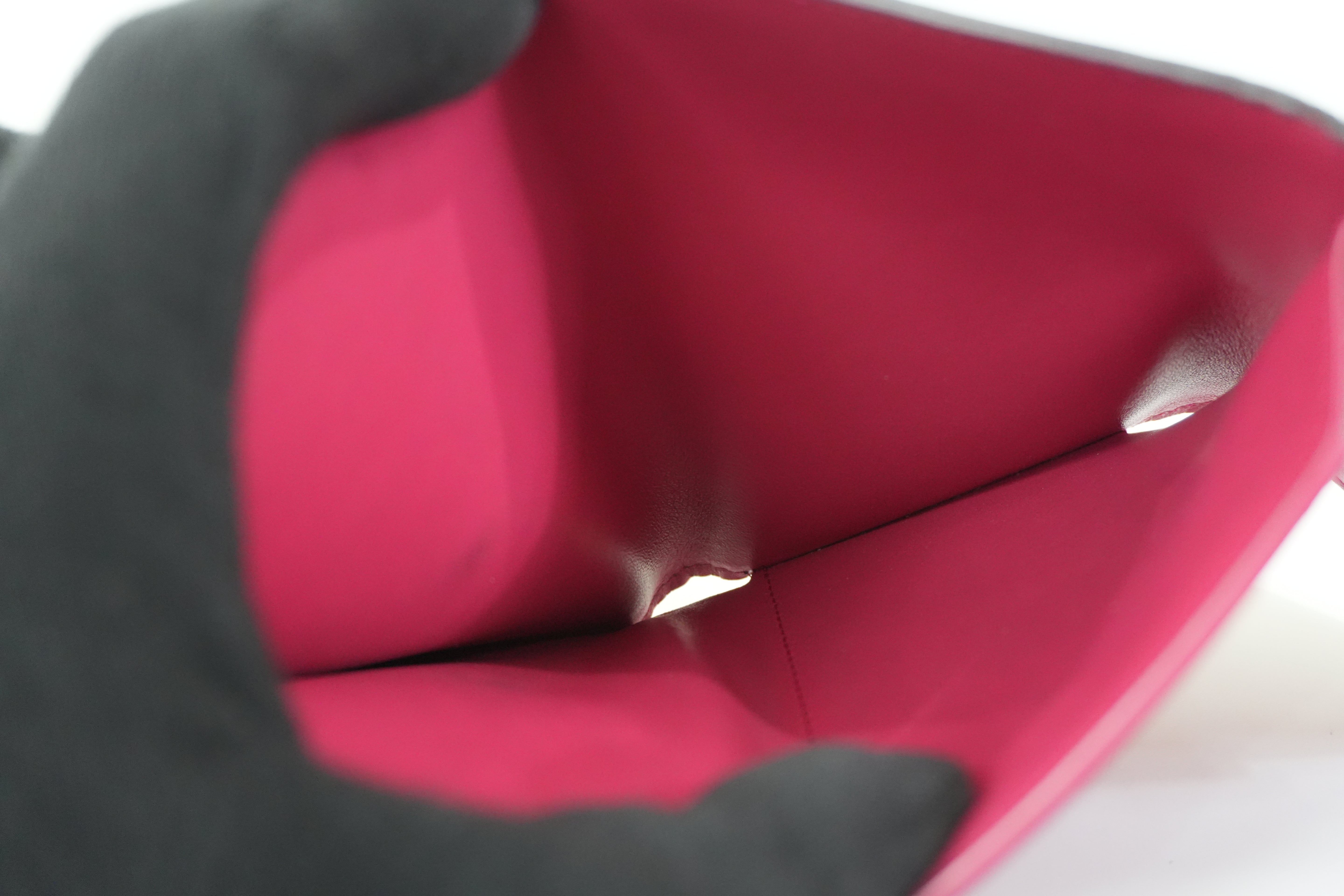 Pre-owned Louis Vuitton Capucine Compact Wallet Black