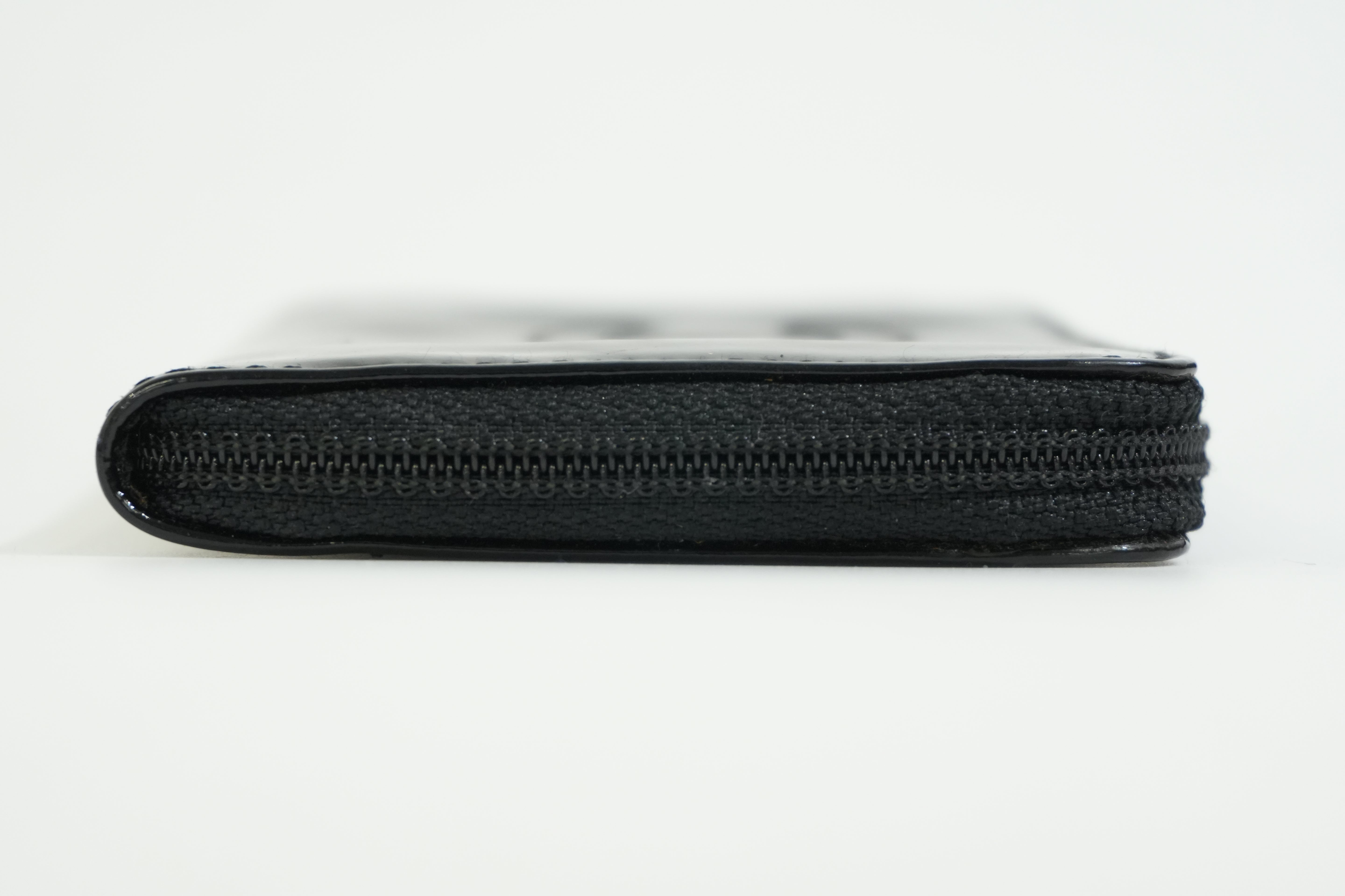 Pre-owned Chanel Patent Zippy Card Holder Black