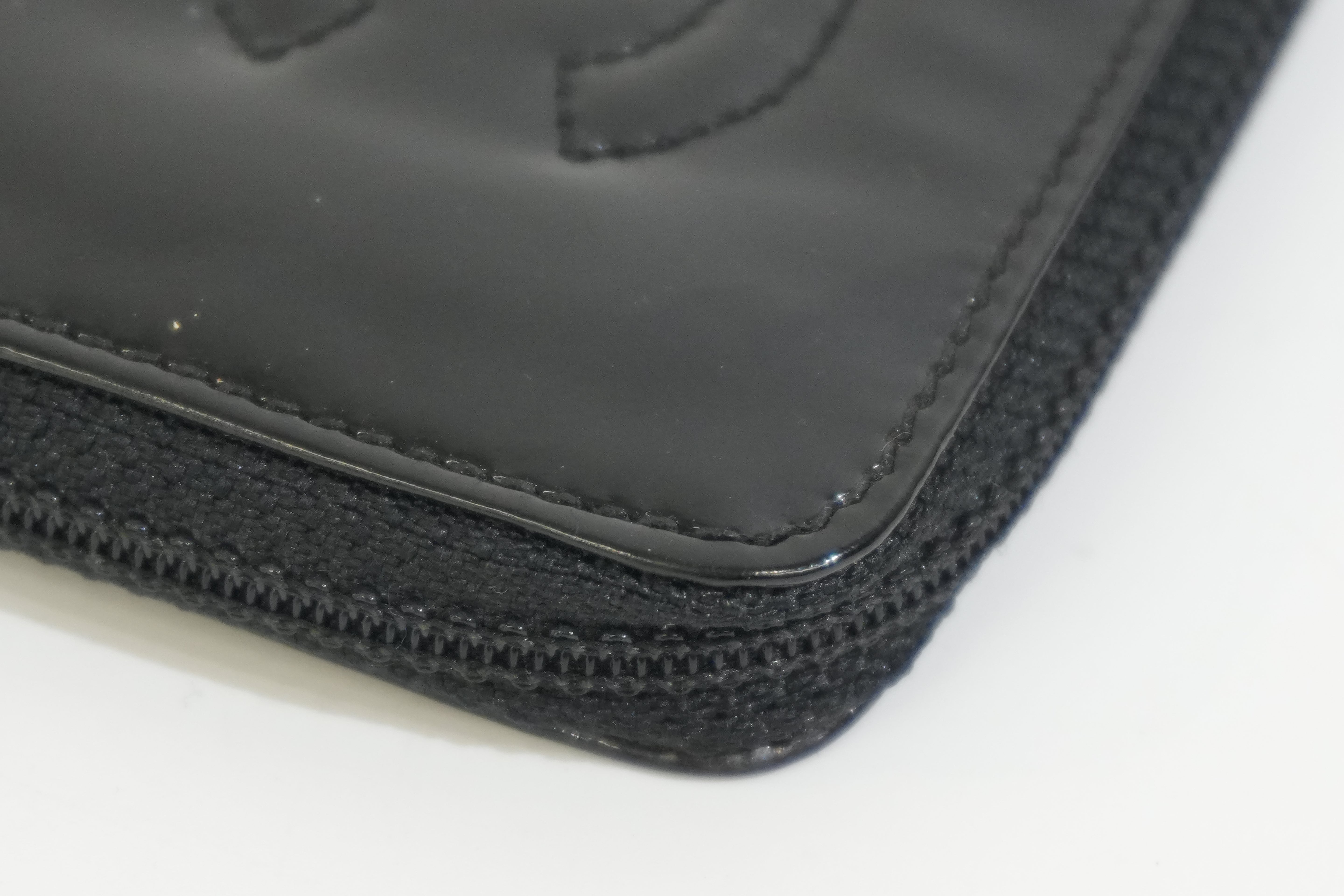 Pre-owned Chanel Patent Zippy Card Holder Black