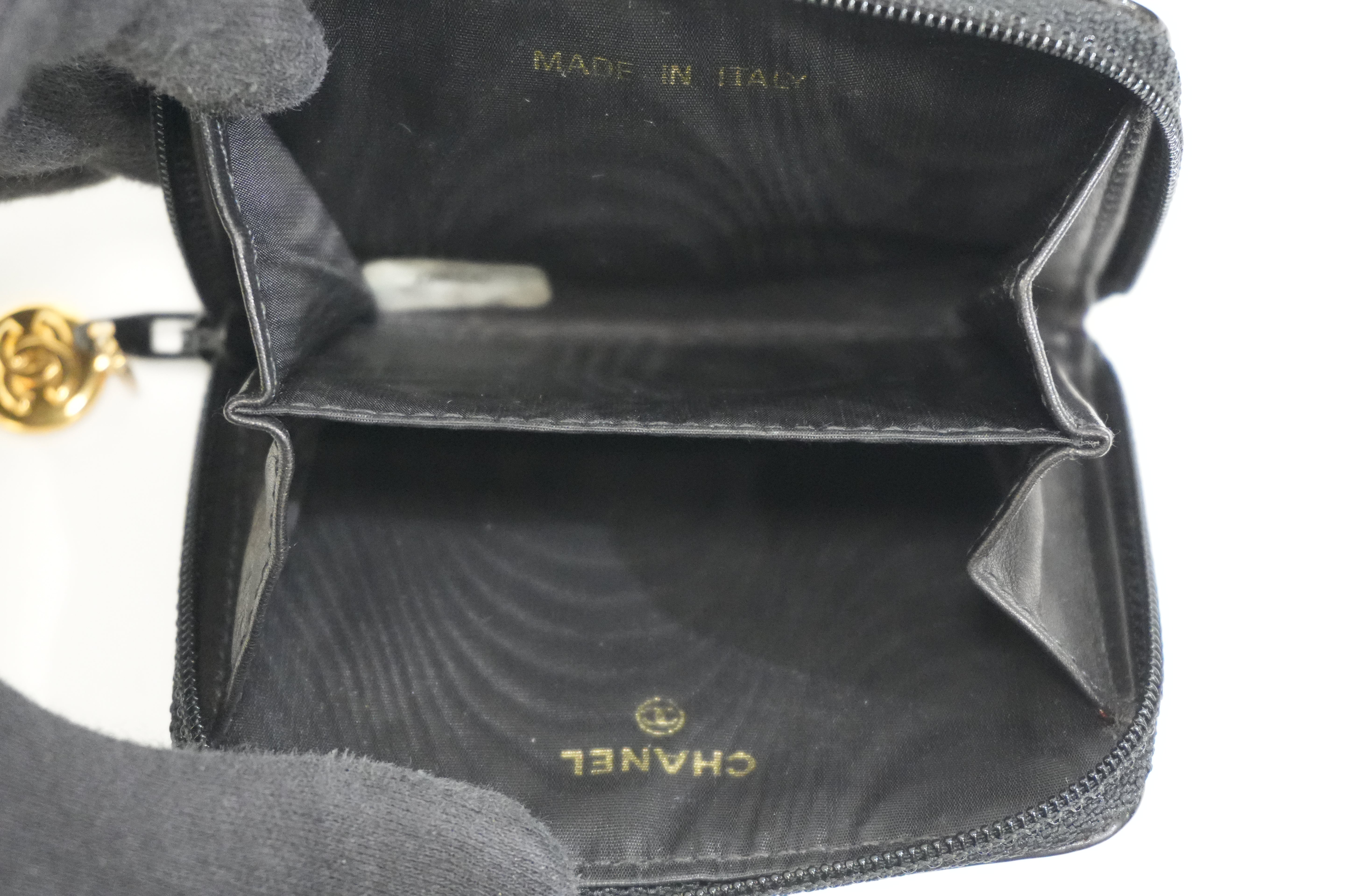 Pre-owned Chanel Patent Zippy Card Holder Black