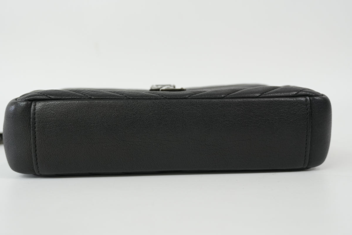 Pre-Owned Yves Saint Laurent Quilted College Chain Crossbody Black