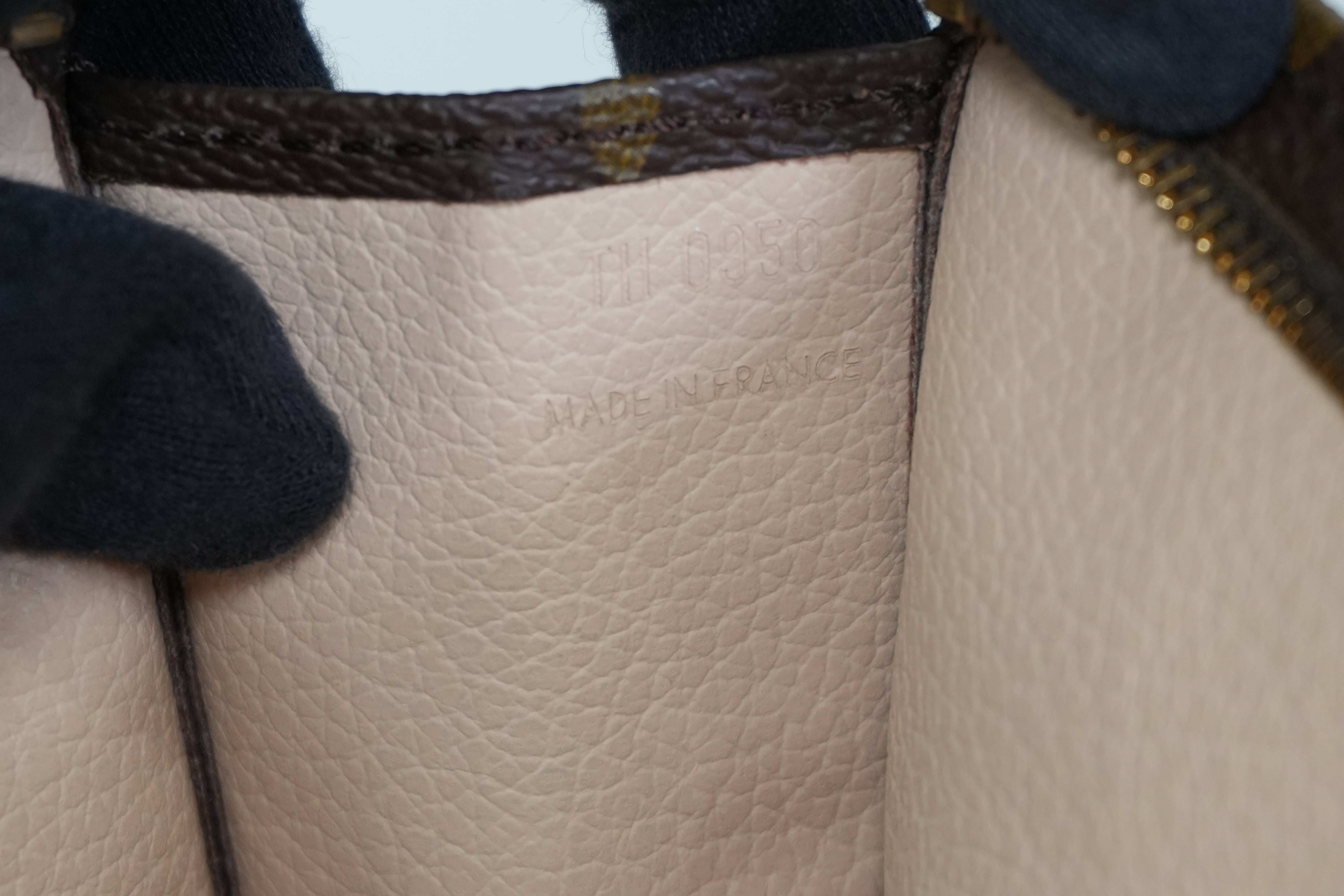 Pre-owned Louis Vuitton Monogram Toiletry 26 Pouch