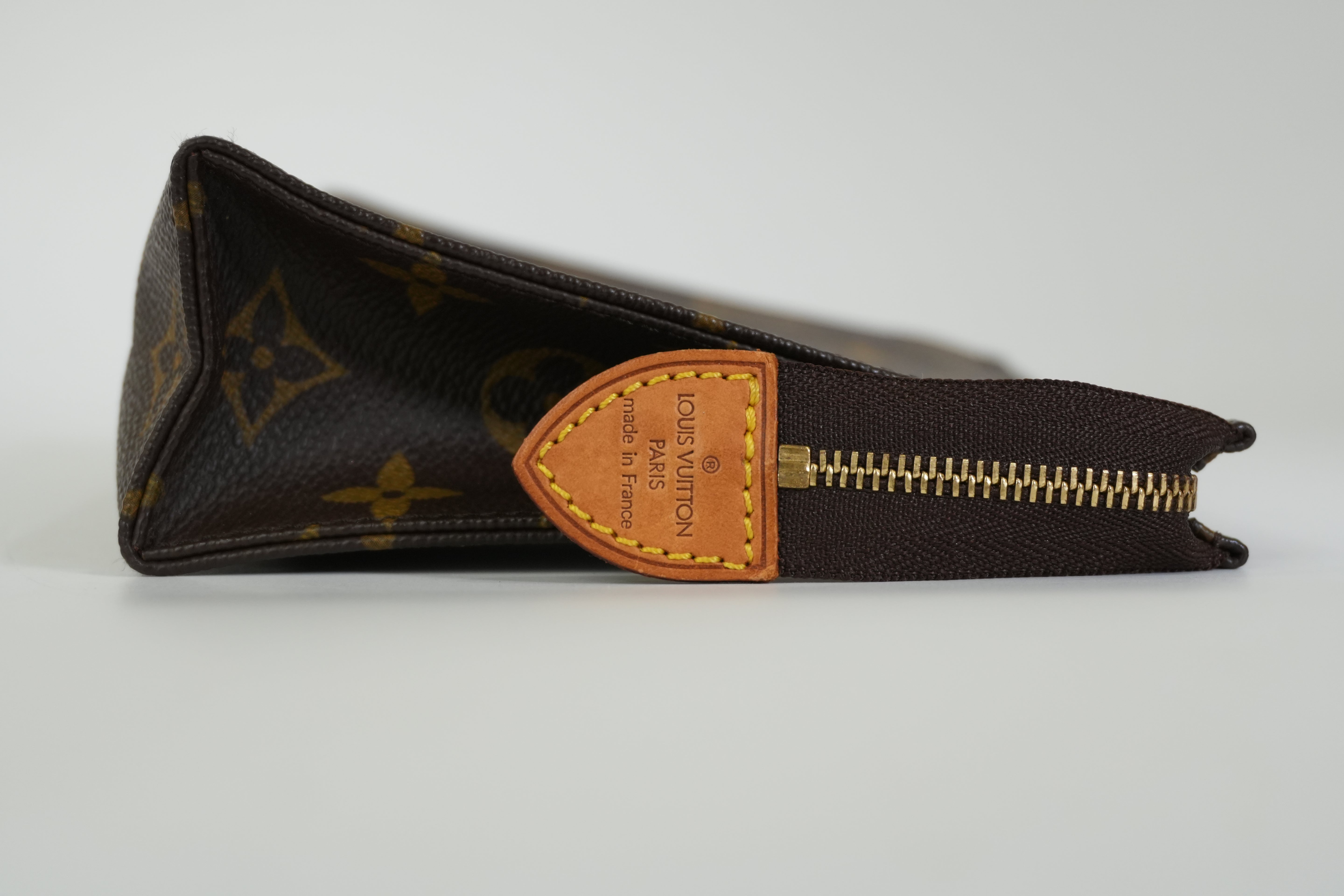 Pre-owned Louis Vuitton Monogram Toiletry 19 Pouch